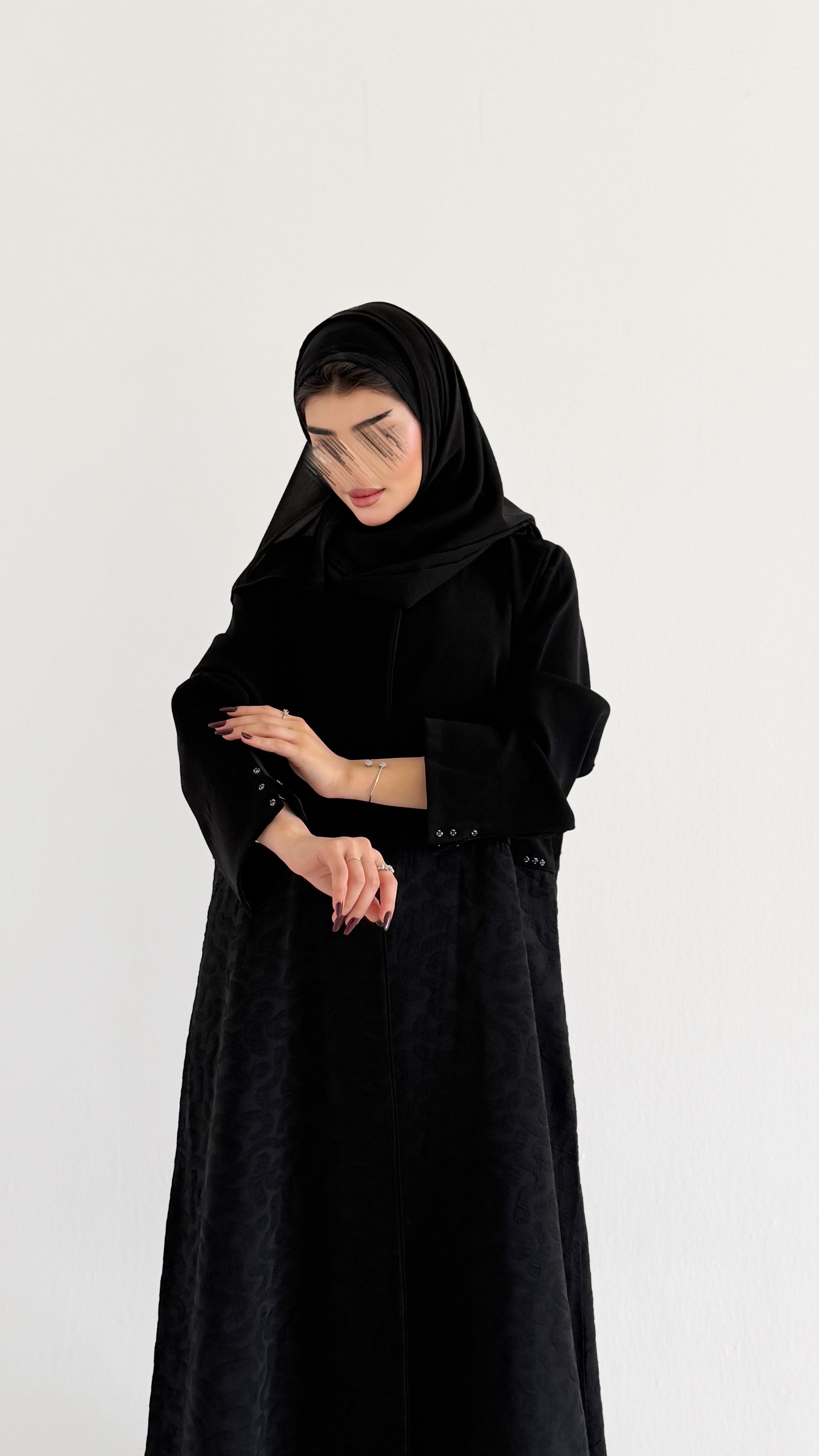 MW2023 - عباية تفته  مع اضافة كرستال - Aya