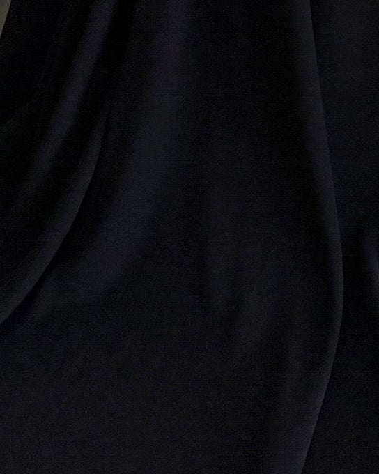 MW2203 - عبايه سوداء بقصه دبل كلوش مع اضافه تطريز - Aya