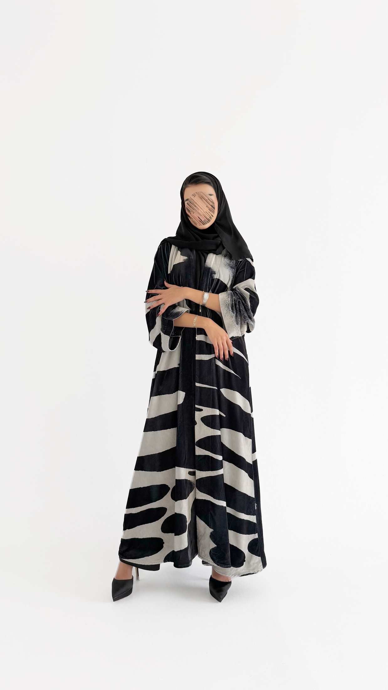 MWT625- عباية مخمل طباعة - Aya