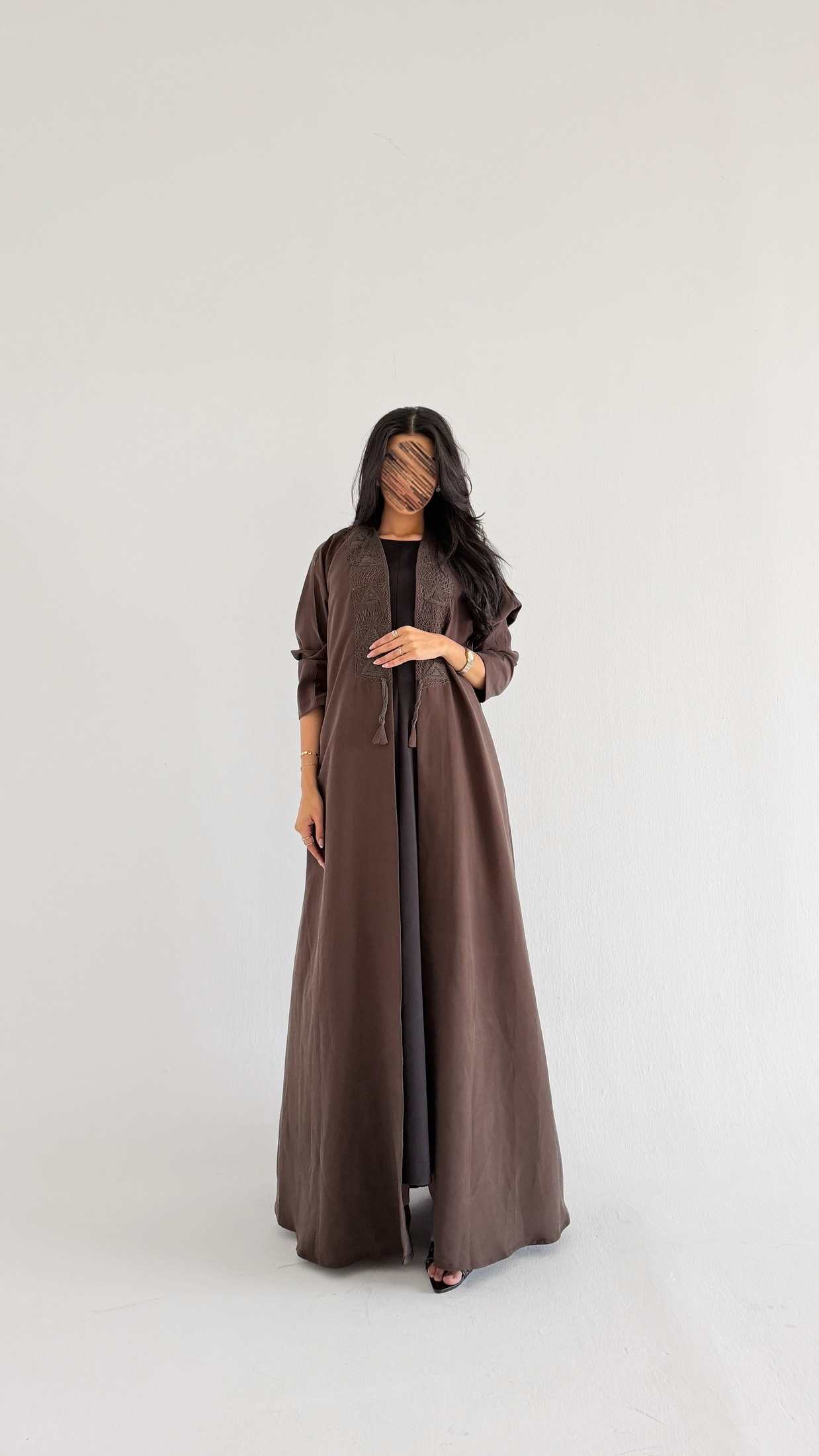 MWT1079 - عباية  بتطريز  بالامام - Aya