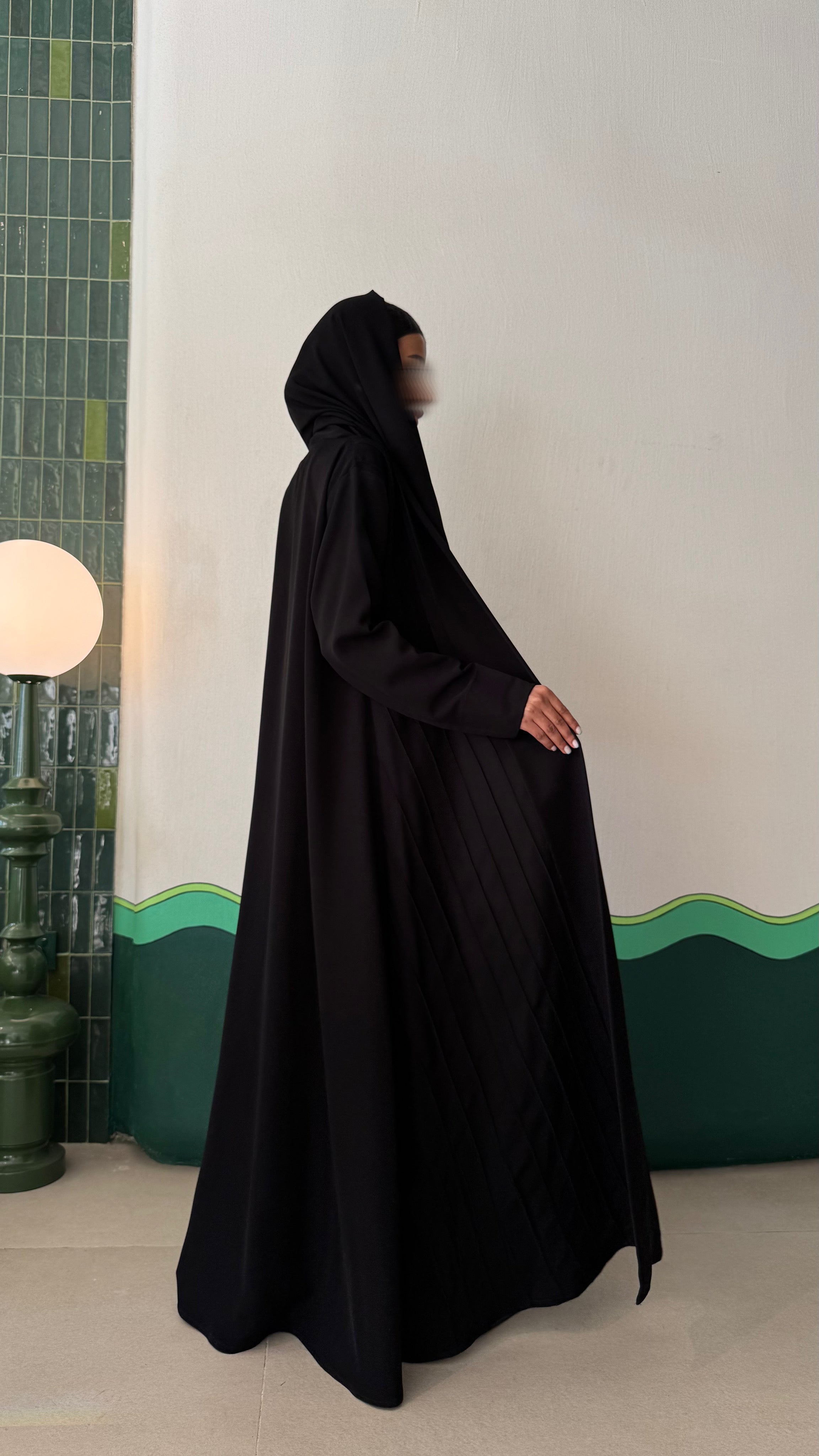 MW1678 - عباية دبل ياقة خطوط خياطة في الجوانب والامام