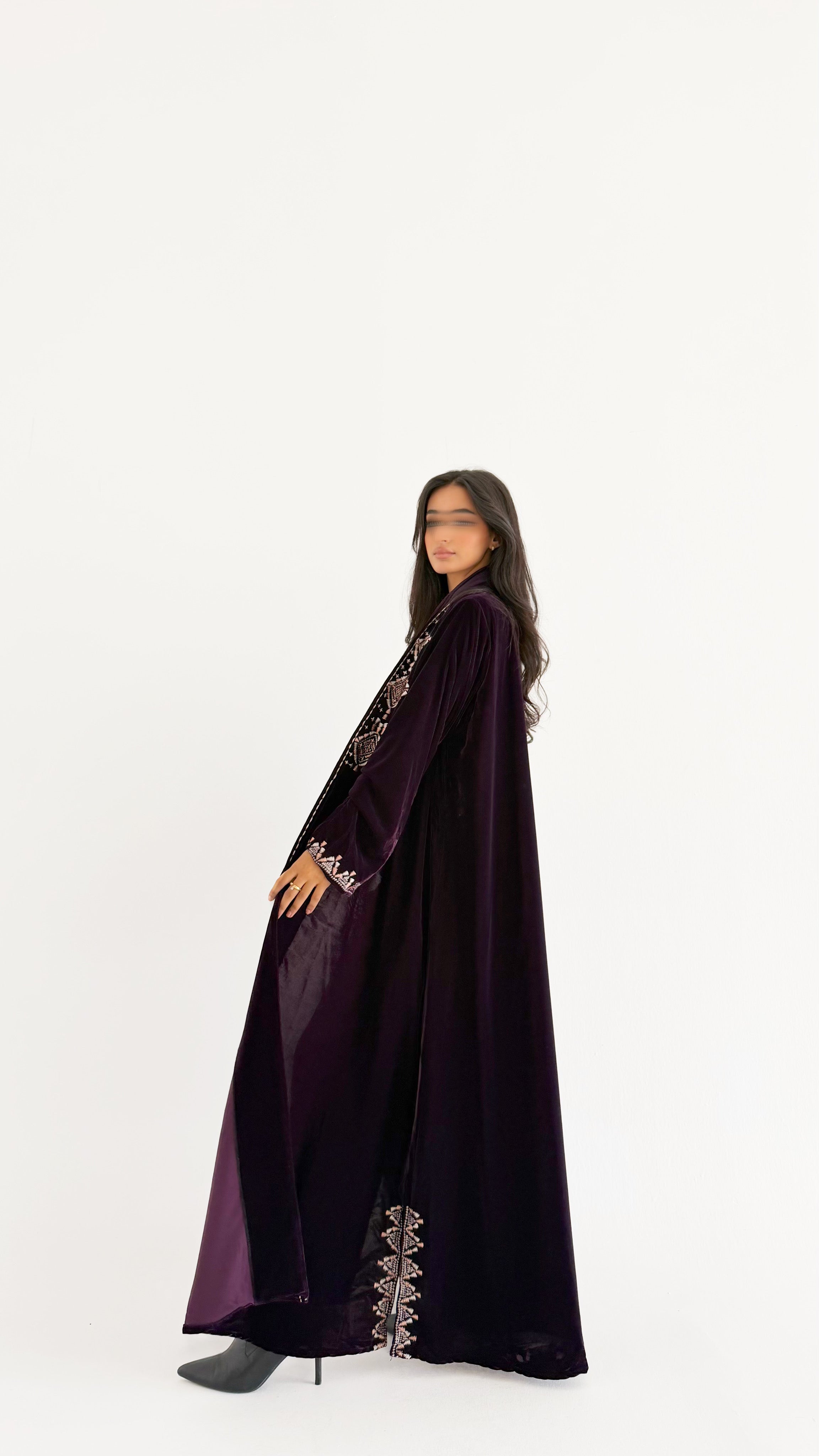 MWT685 - عباية تطريز موفي