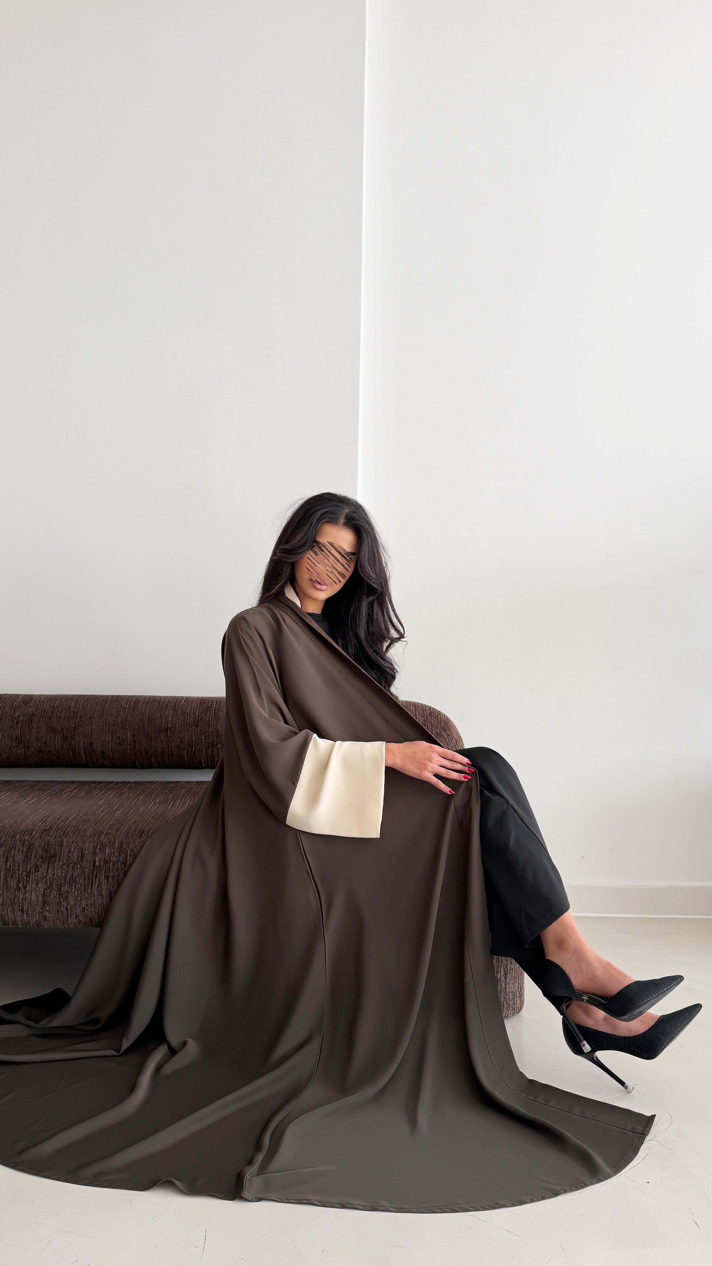 MW2084 -   عباية كريب حرير قصه نص كلوش - Aya