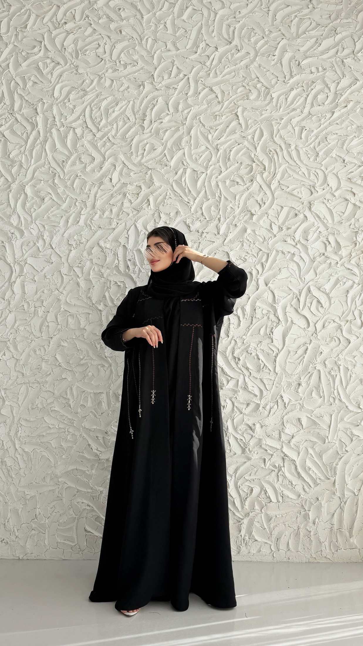 MWT1044 - عبايه  اسود بتطريز - Aya