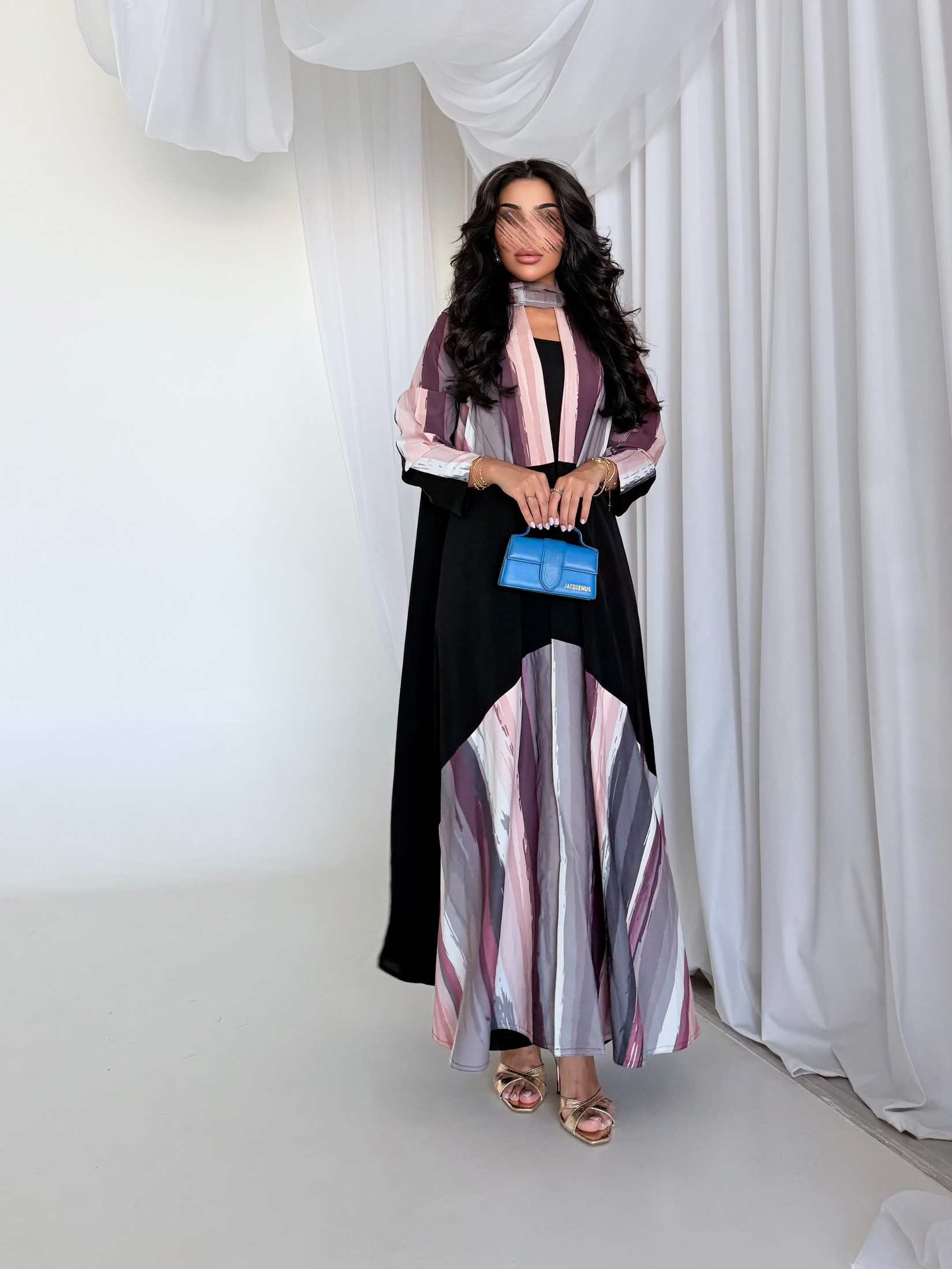 MWT5221 - عبايه يوميه اسود مع تدخيلات طباعه - Aya