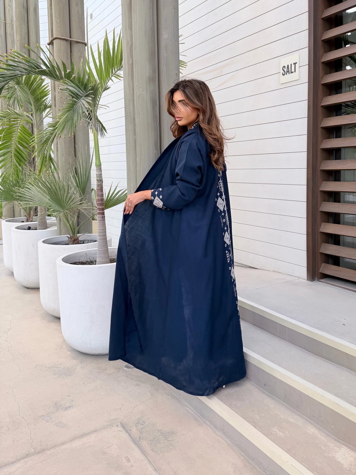 MWT1028 - عبايه لنن تطريز مع تدخيلة شانتون - Aya