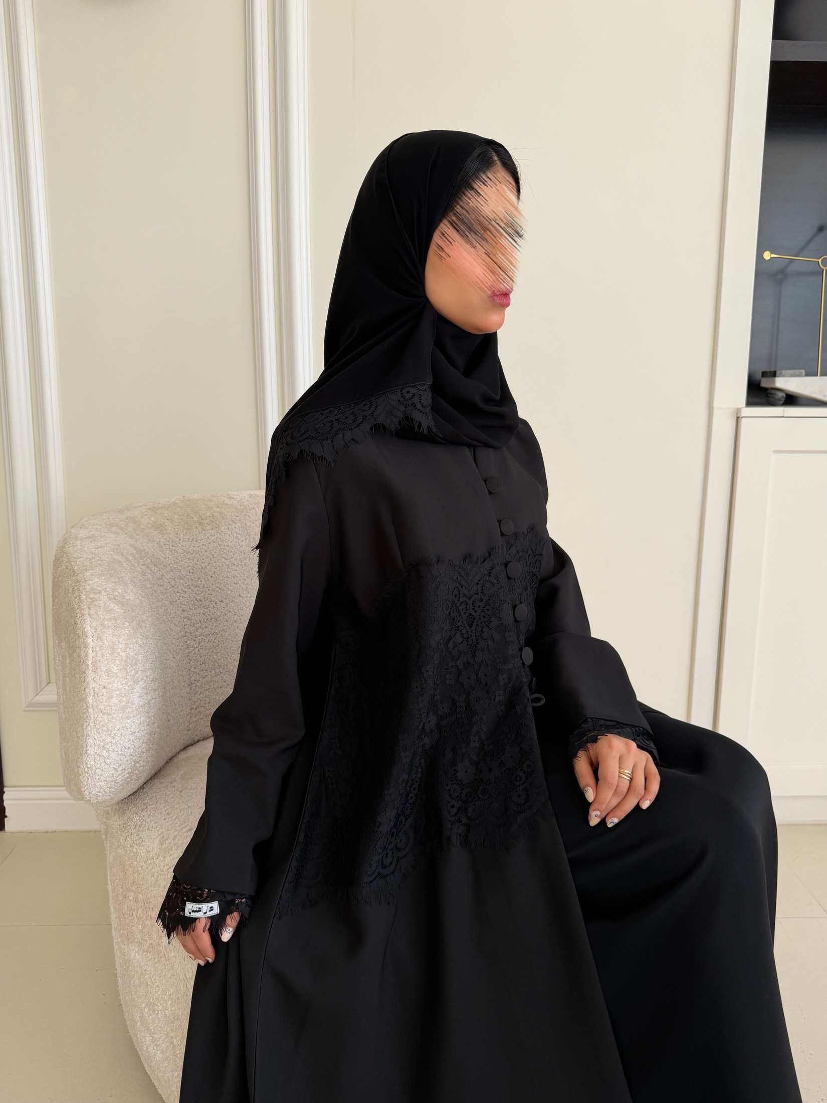 MWT4307 - عباية باربي كريب سوداء بدانتيل - Aya