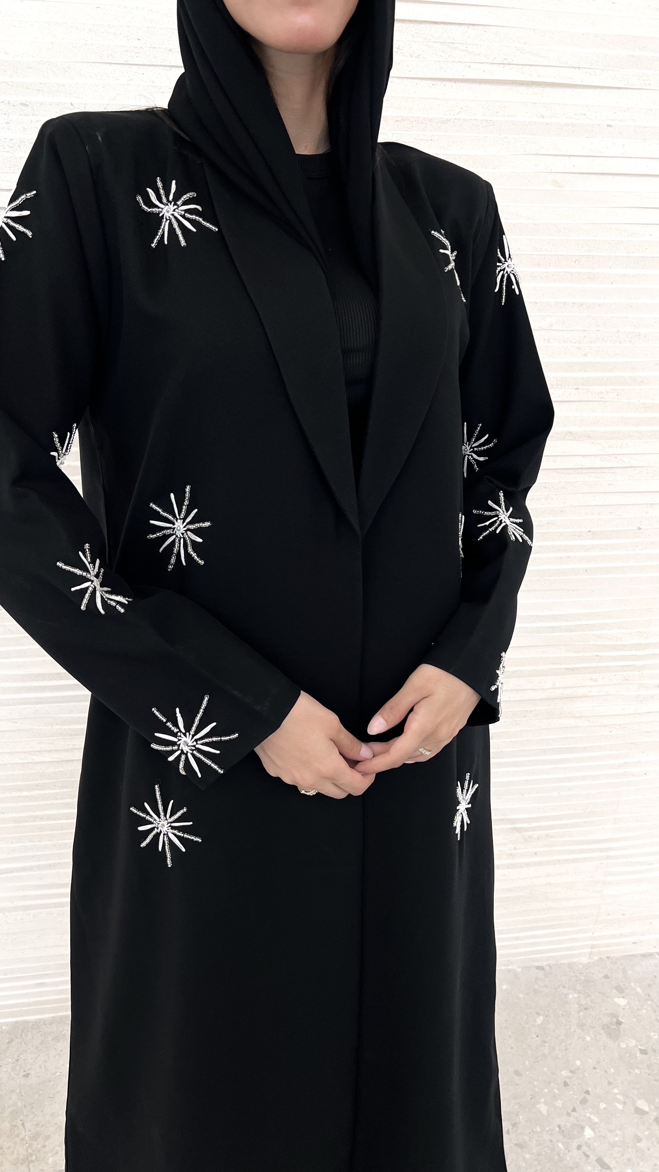 MW645 - Light Crepe Standing with Jacquard Half-Cloche