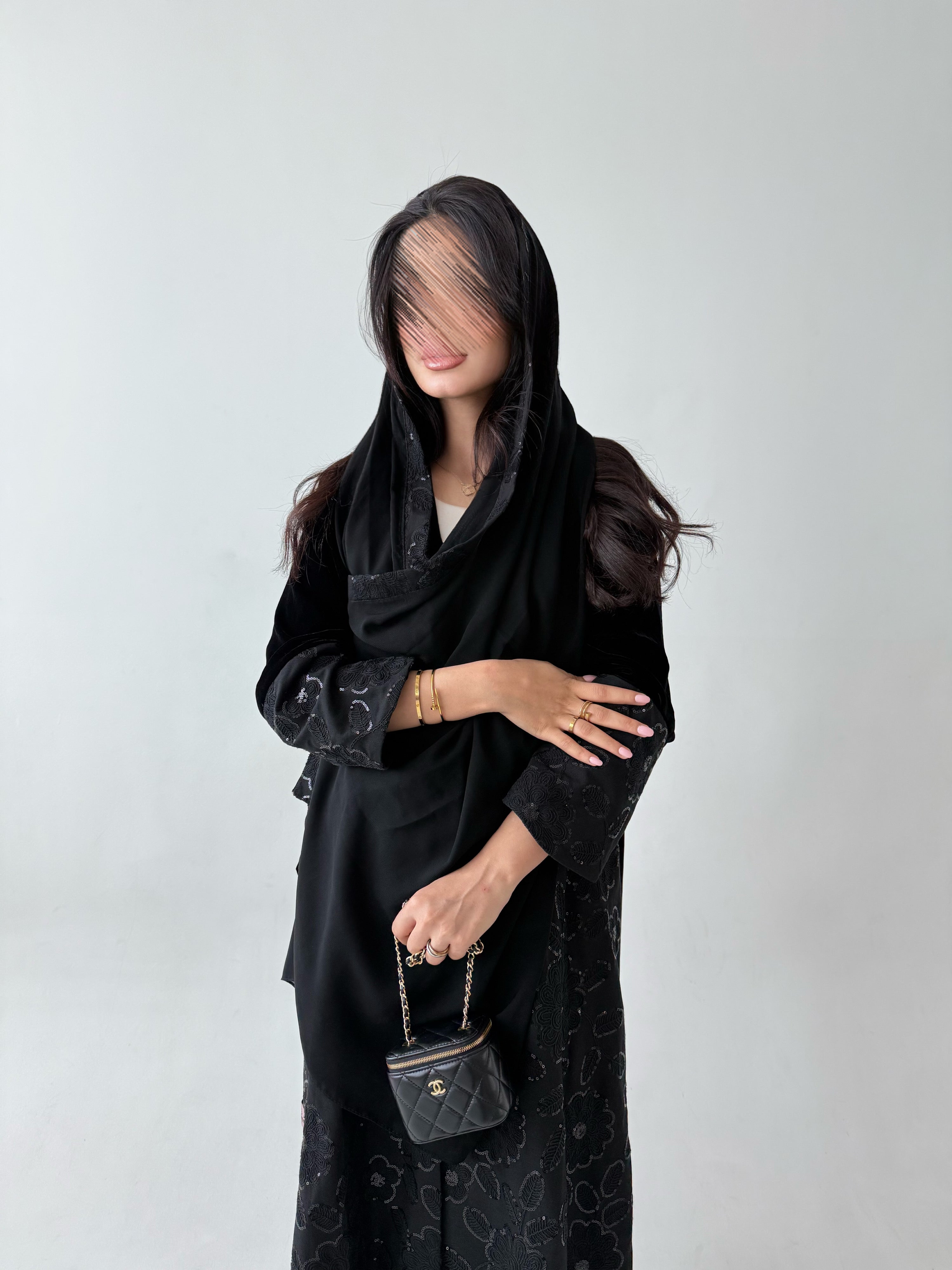 MWT811 - عباية مخمل مع  تدخيلة