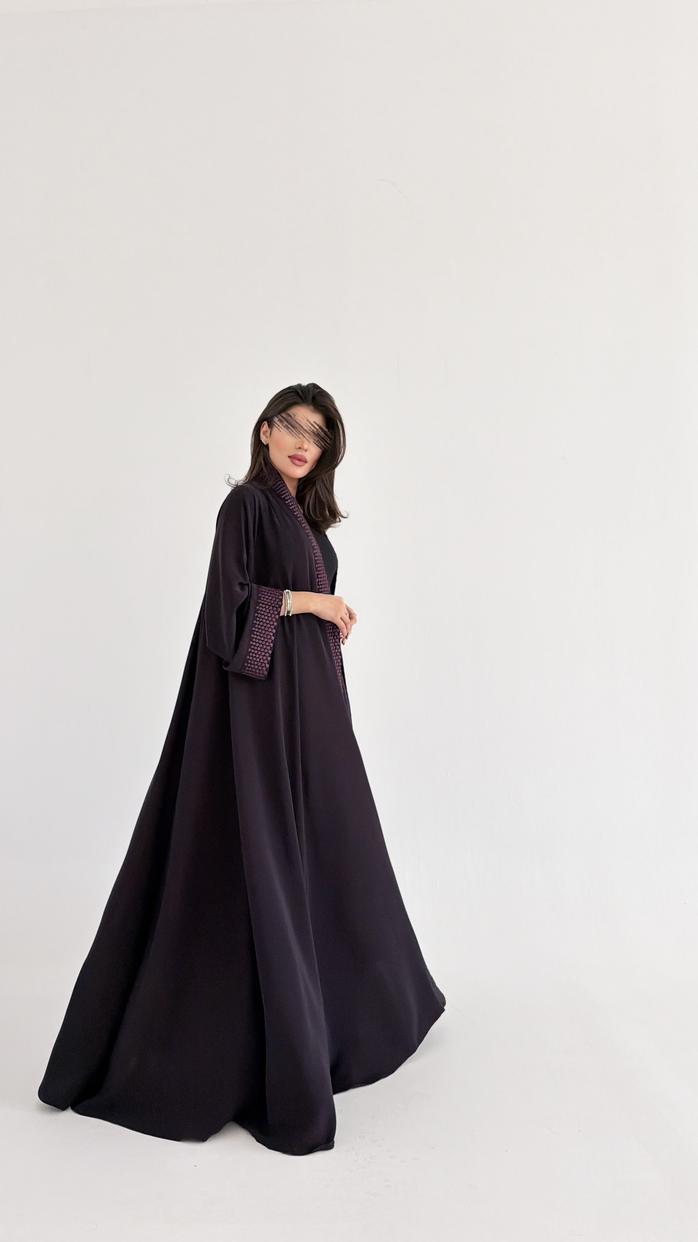 MW2020 - عباية تربل كلوش بتطريز بالامام والاكمام - Aya