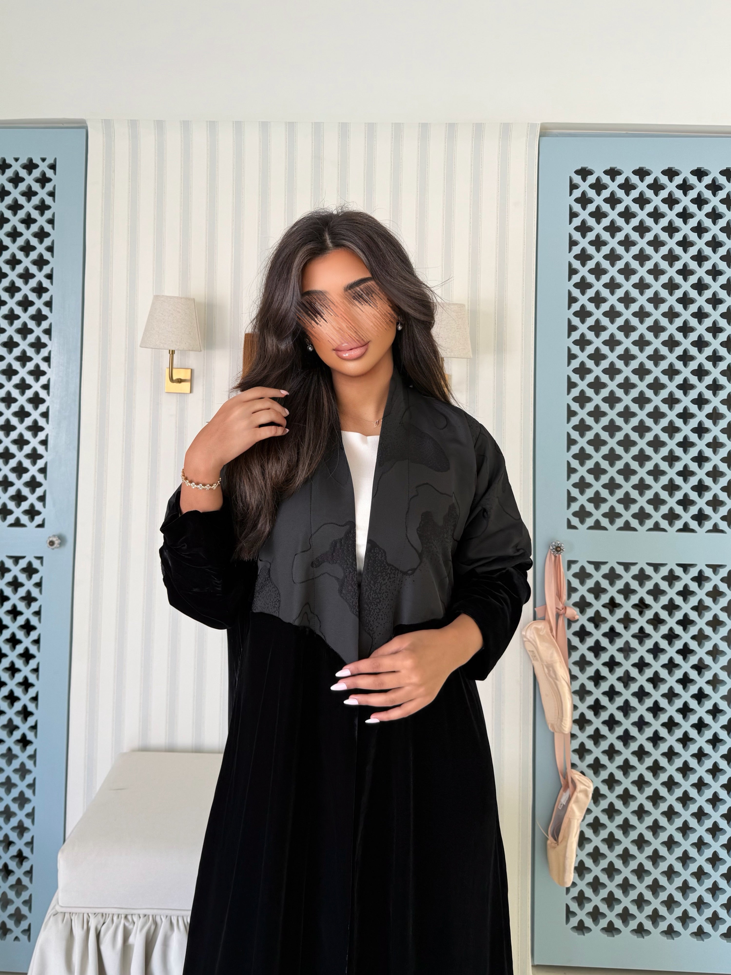 MW645 - Light Crepe Standing with Jacquard Half-Cloche