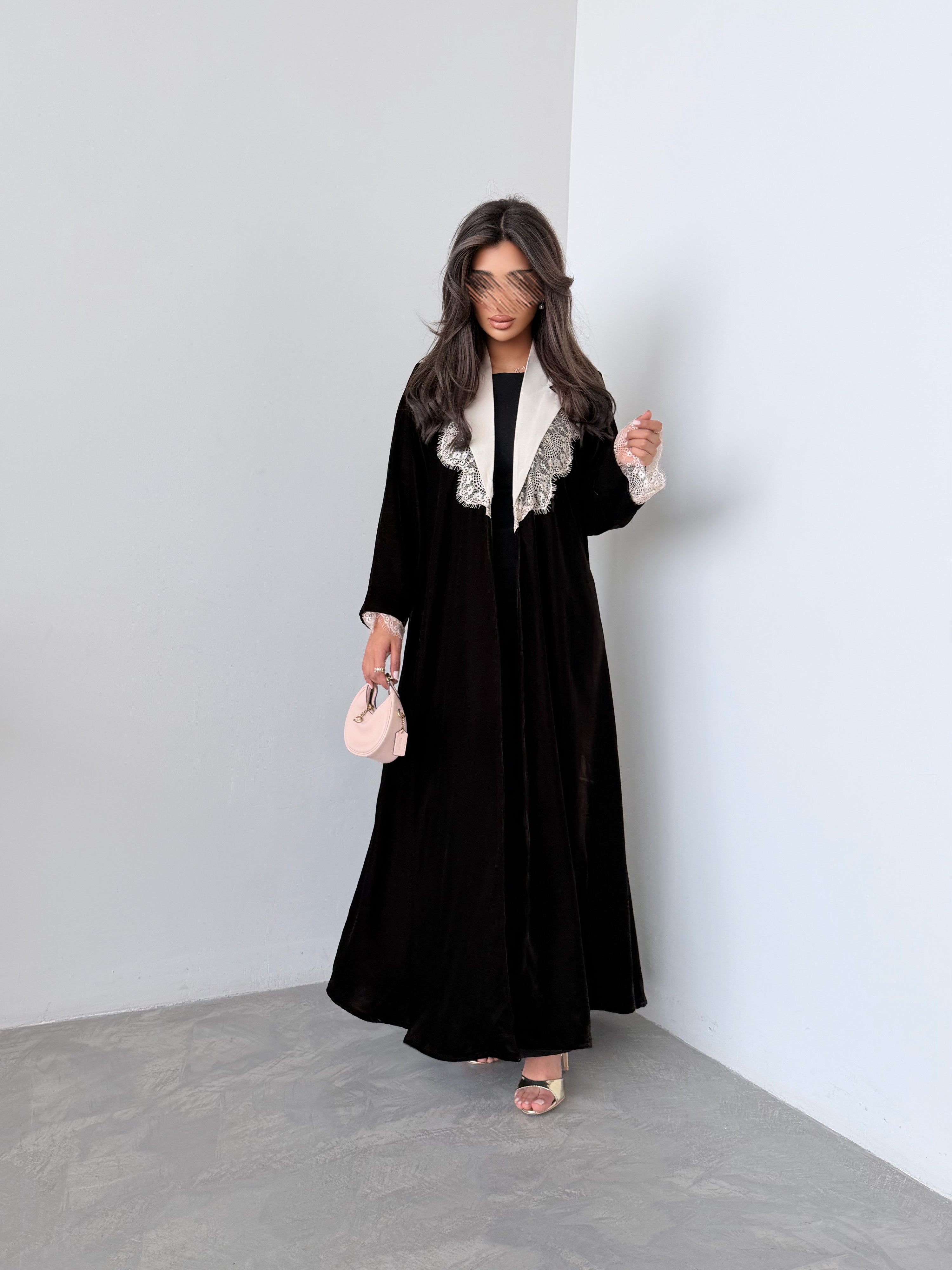 MW645 - Light Crepe Standing with Jacquard Half-Cloche