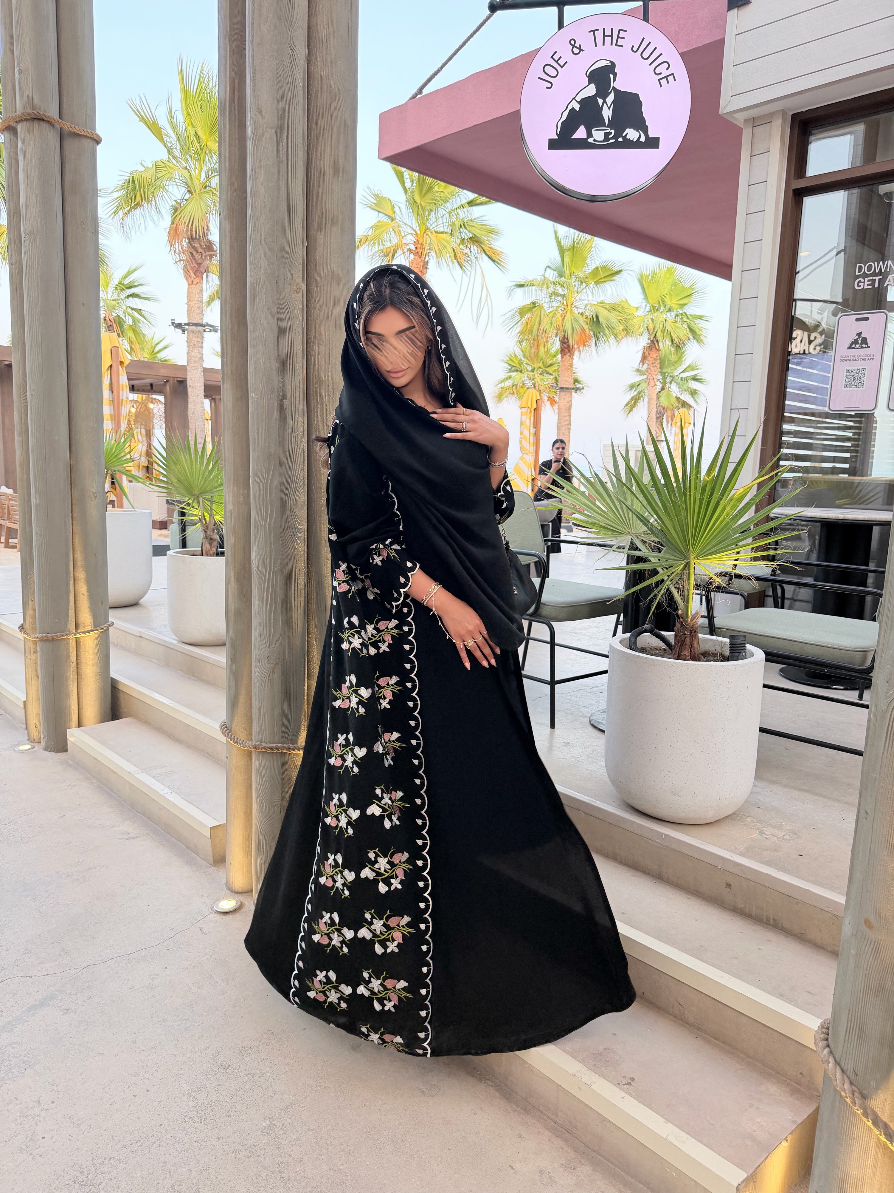 MW1604 -  عباية سوداء بتطريز ورود على الجوانب | Black Abaya with Floral Side Embroidery - Aya