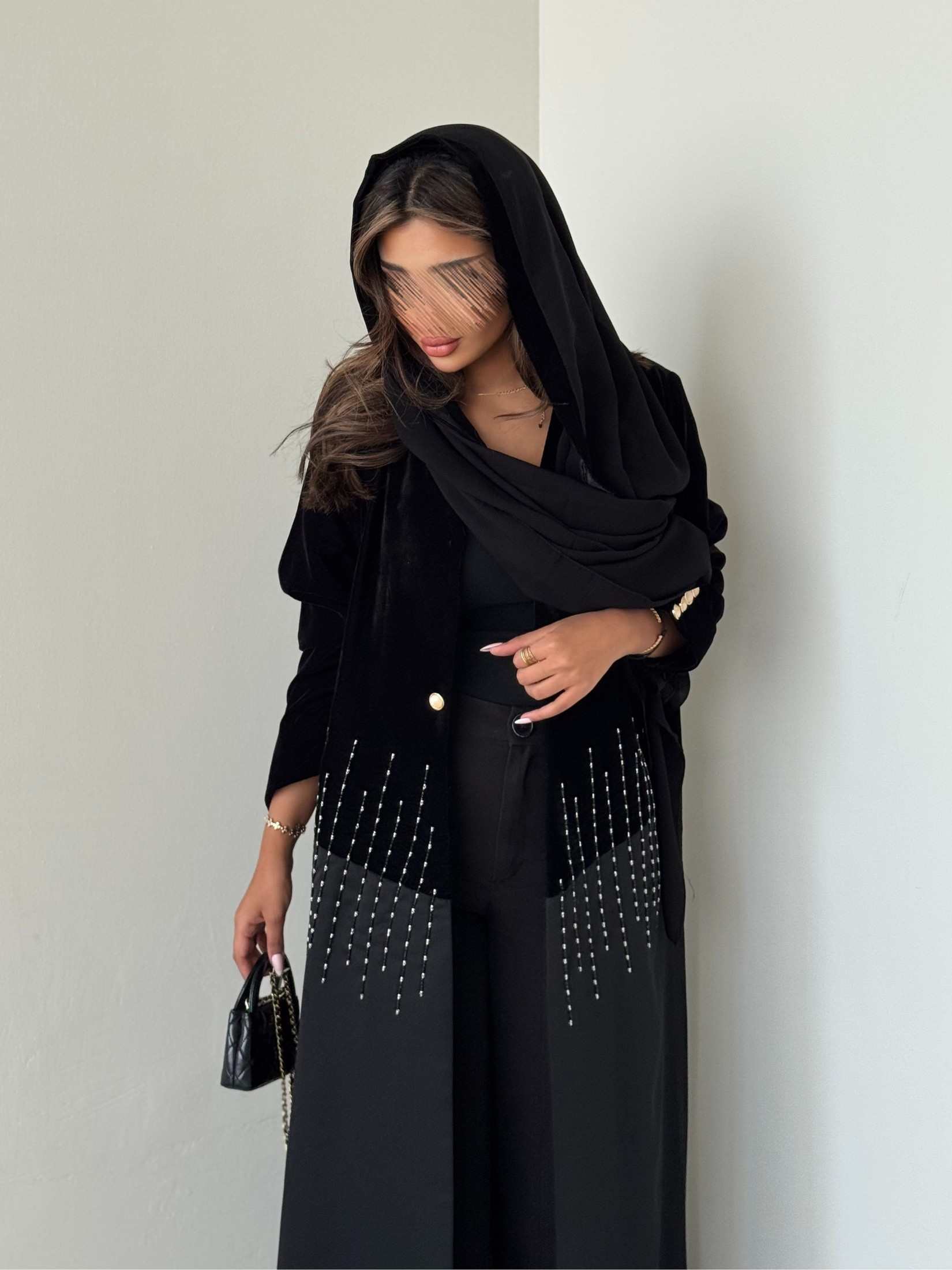 MWT558 - عباية مخمل مع تفته شك - Aya