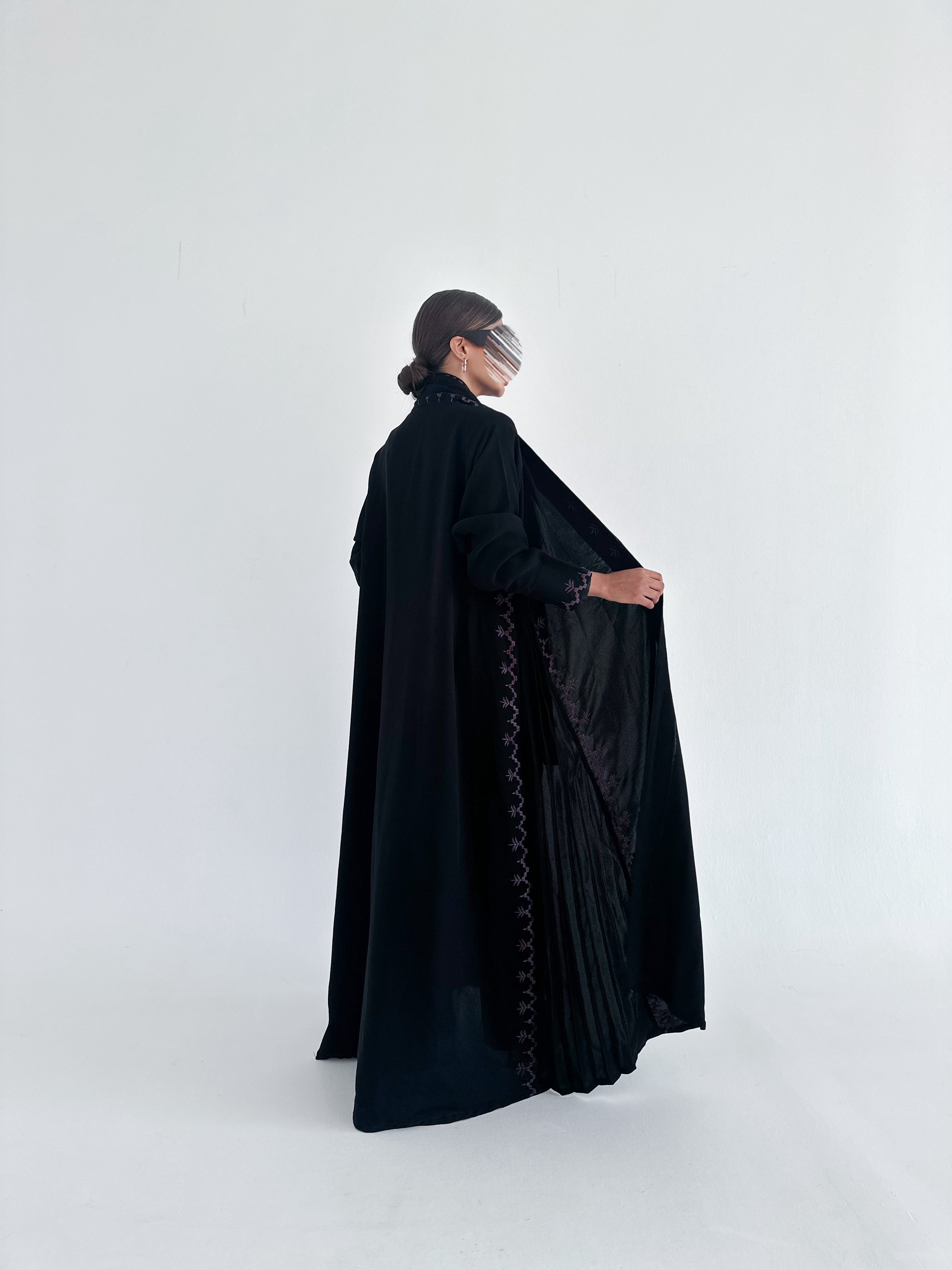 MW645 - Light Crepe Standing with Jacquard Half-Cloche