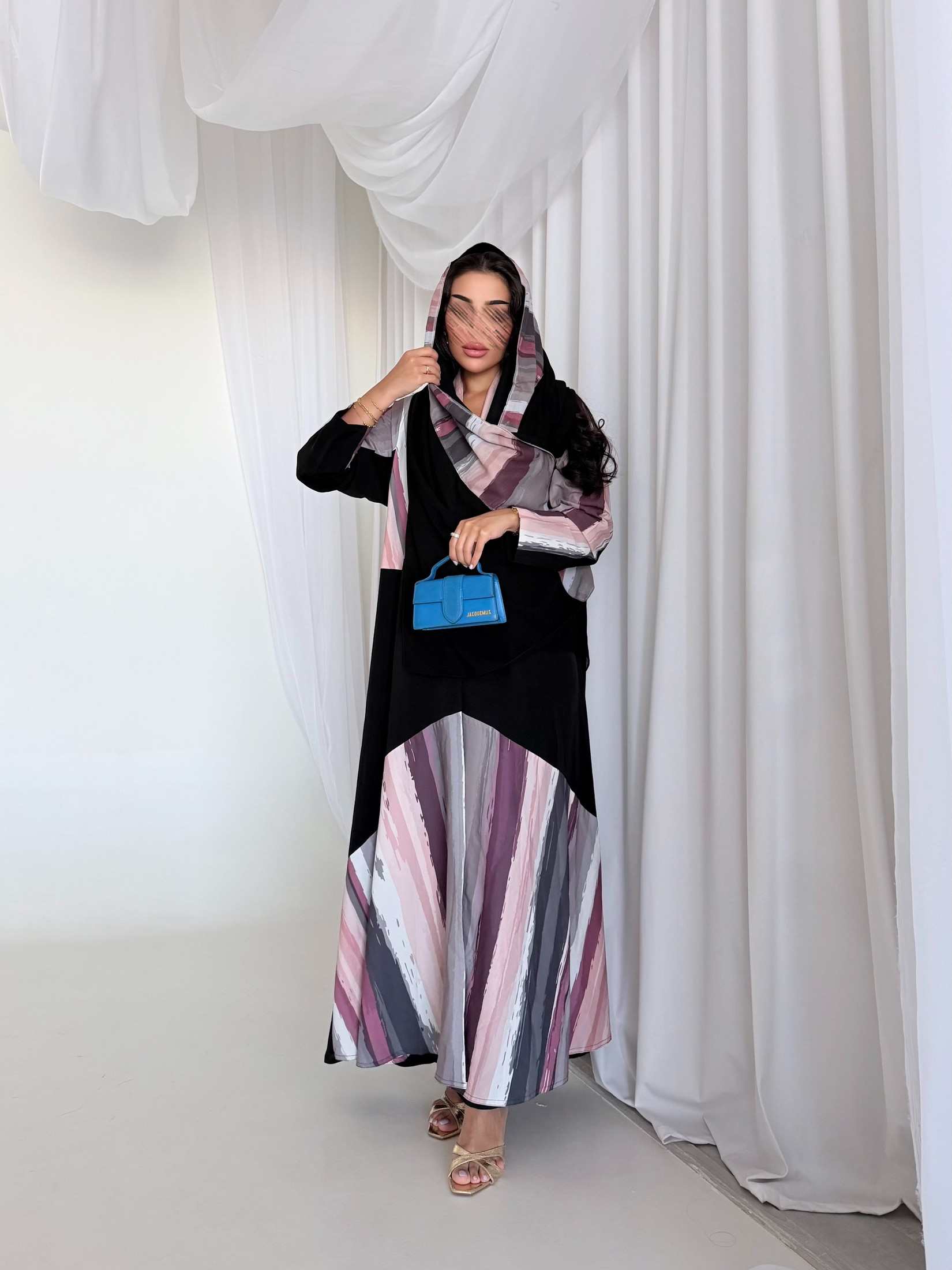 MWT5221 - عبايه يوميه اسود مع تدخيلات طباعه - Aya