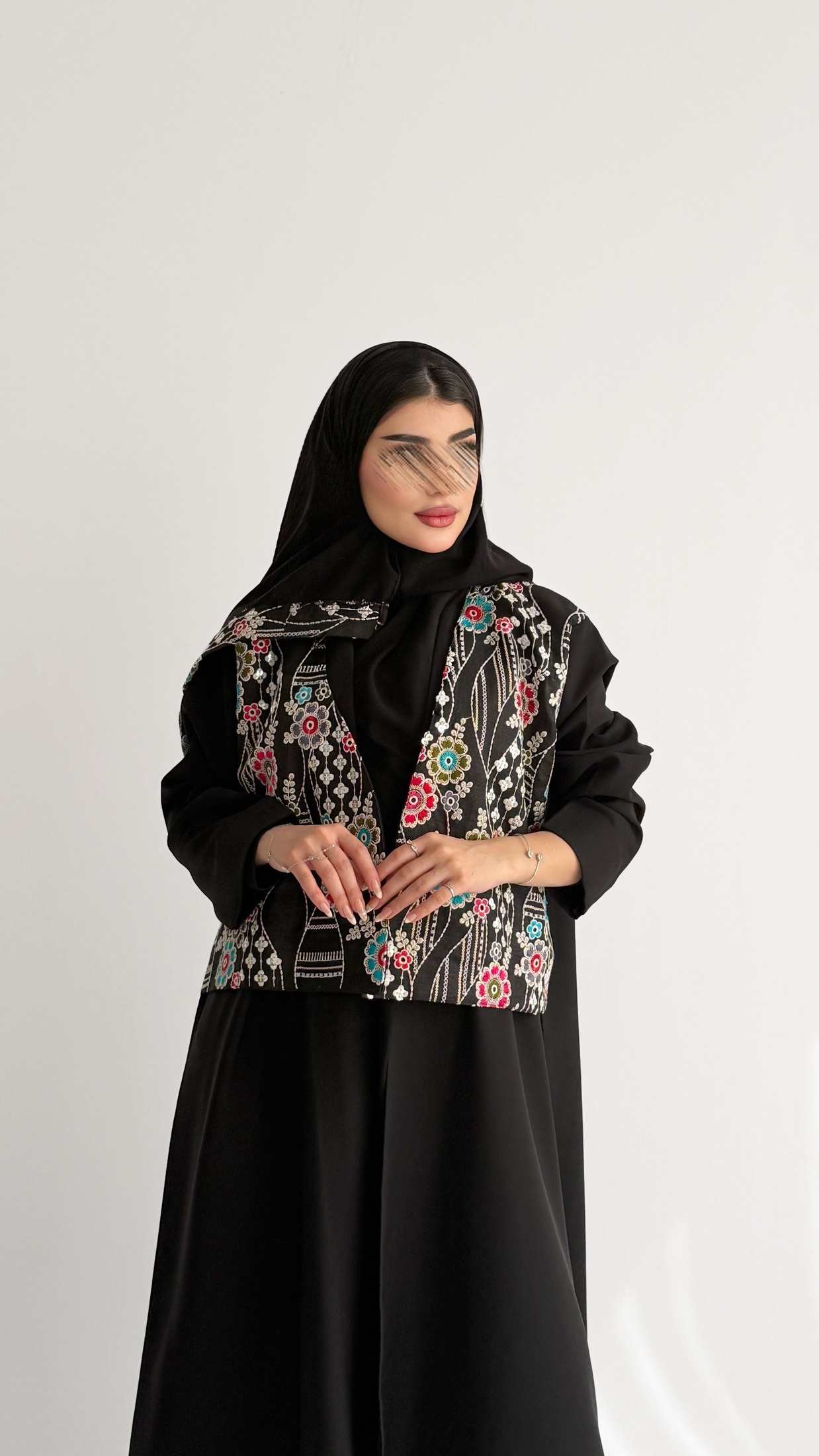 MWT1033 - عبايه مع تدخيله لنن تطريز بالامام - Aya
