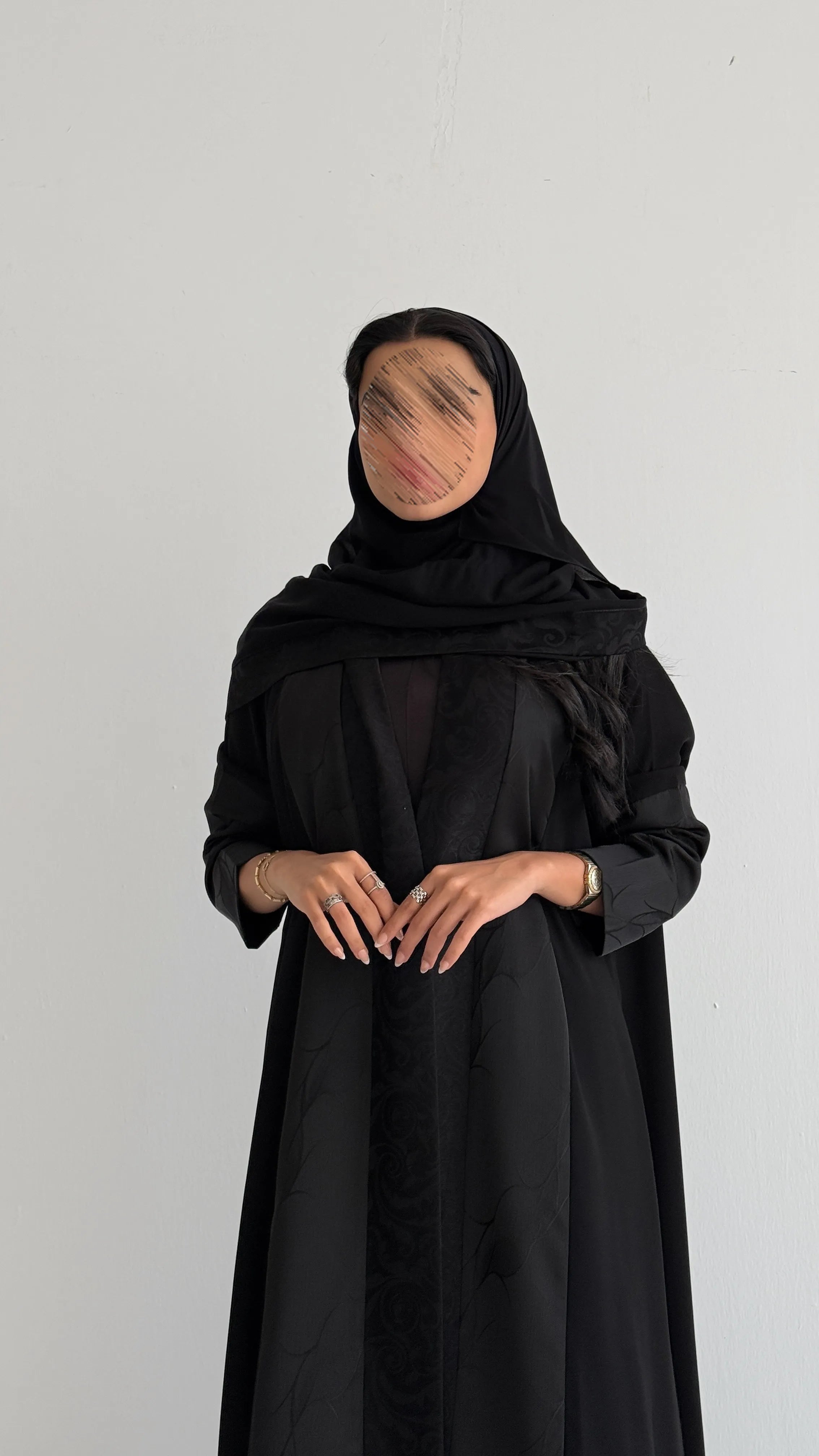 MW439 - عباية سوداء بتدخيلة ثلاث اقمشه مميزه - Aya