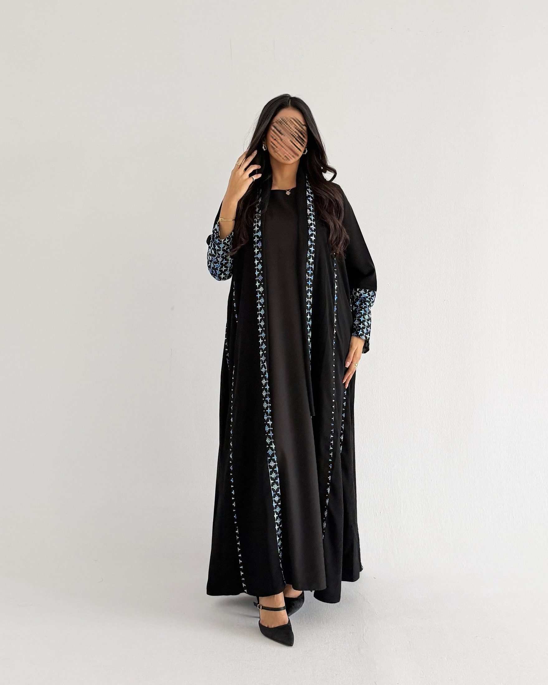 MWT5043 - كريب اسود قصة كلوش مع قماش قيطان - Aya