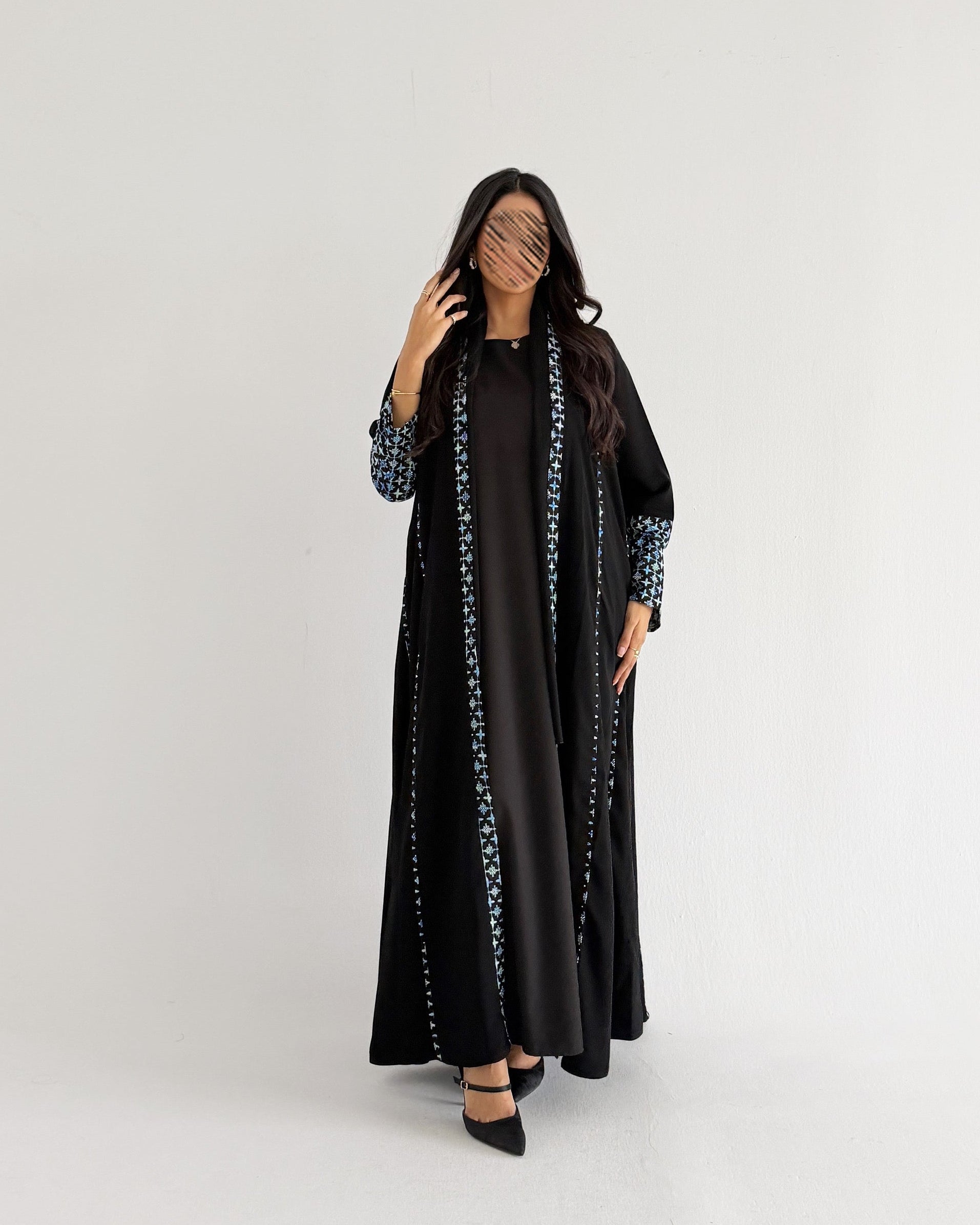 MWT5043 - كريب اسود قصة كلوش مع قماش قيطان - Aya