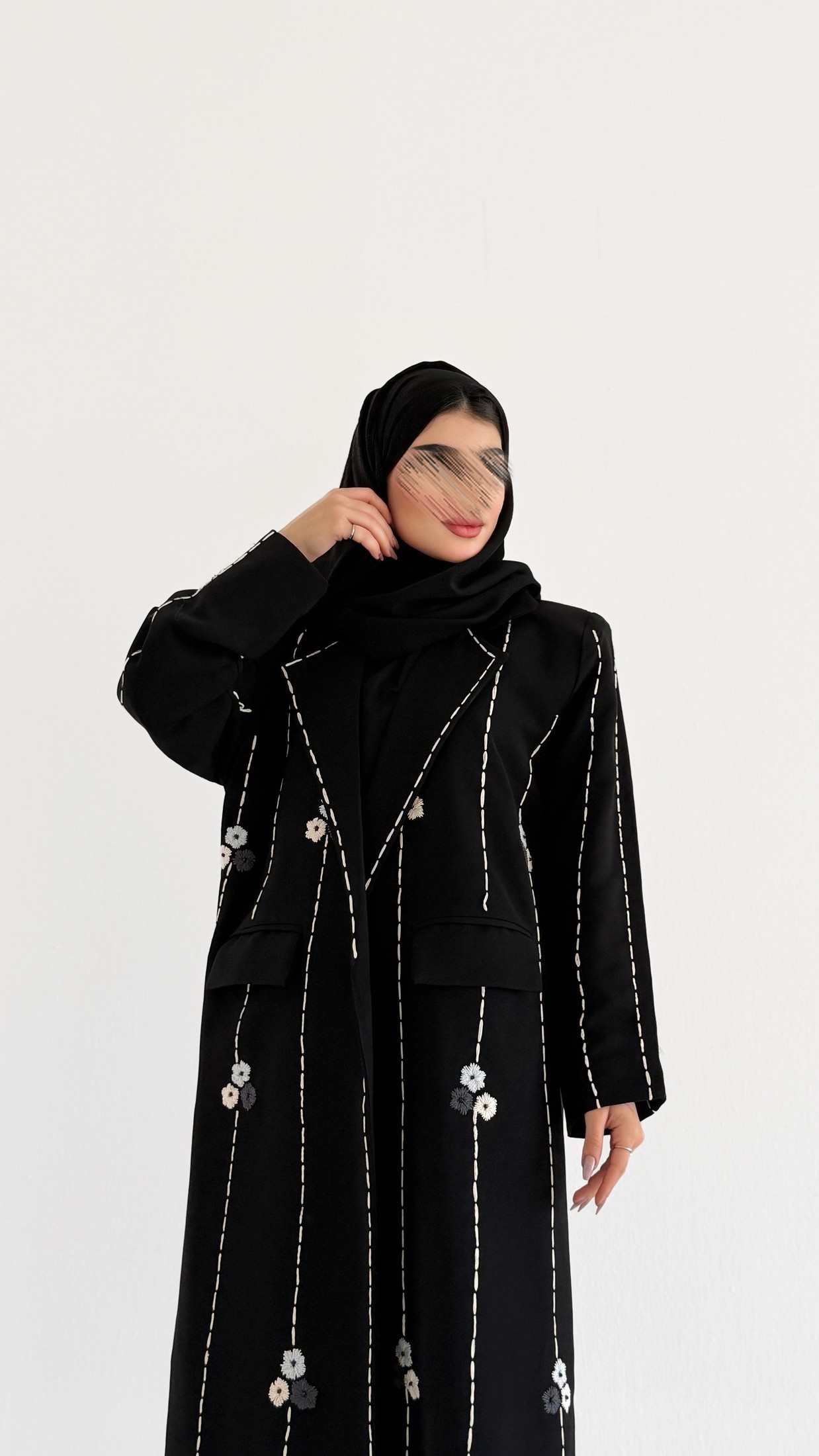 MW2098 - عبايه كريب مع اضافة تطريز انيقة - Aya