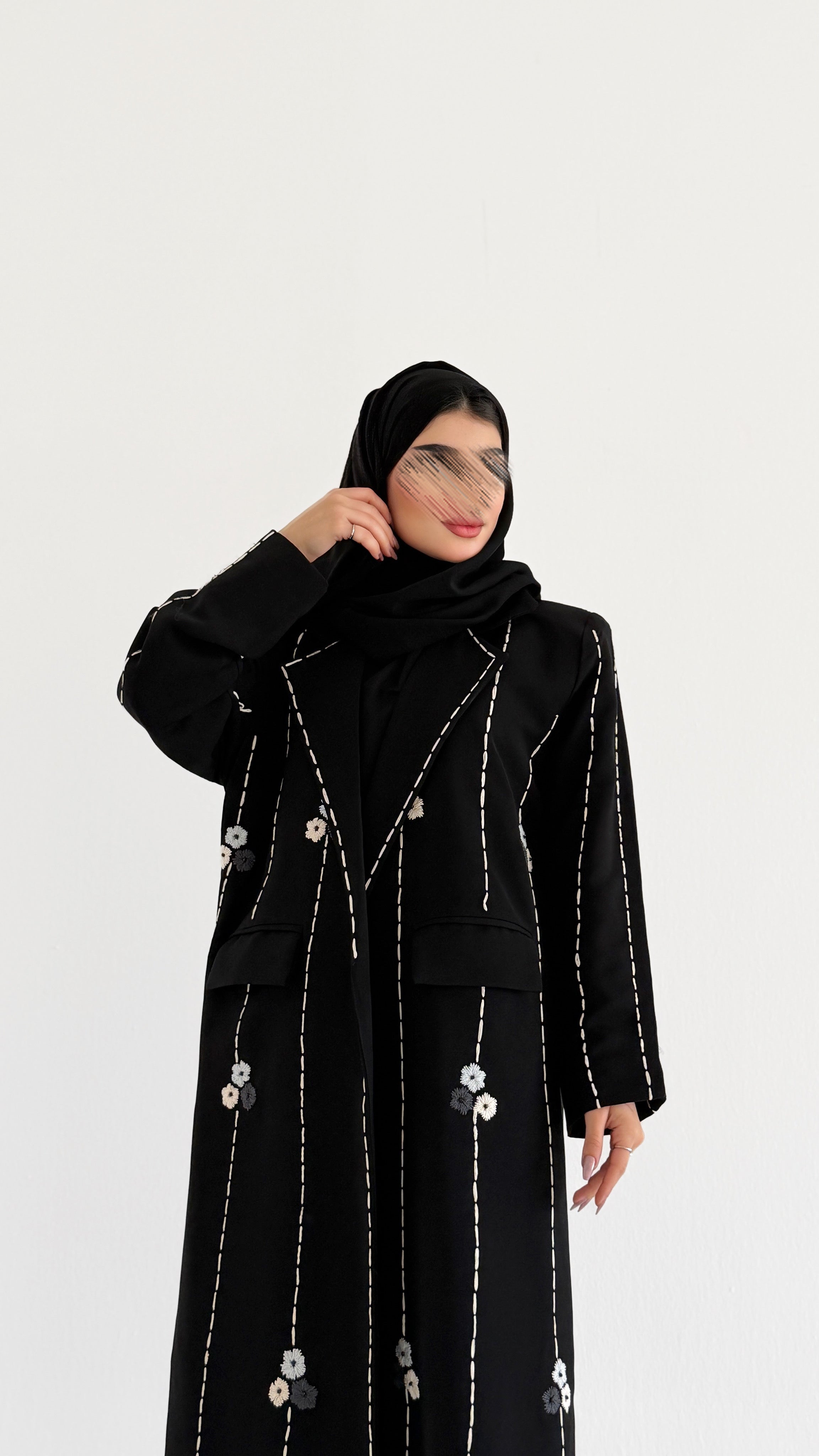 MW2098 - عبايه كريب مع اضافة تطريز انيقة - Aya