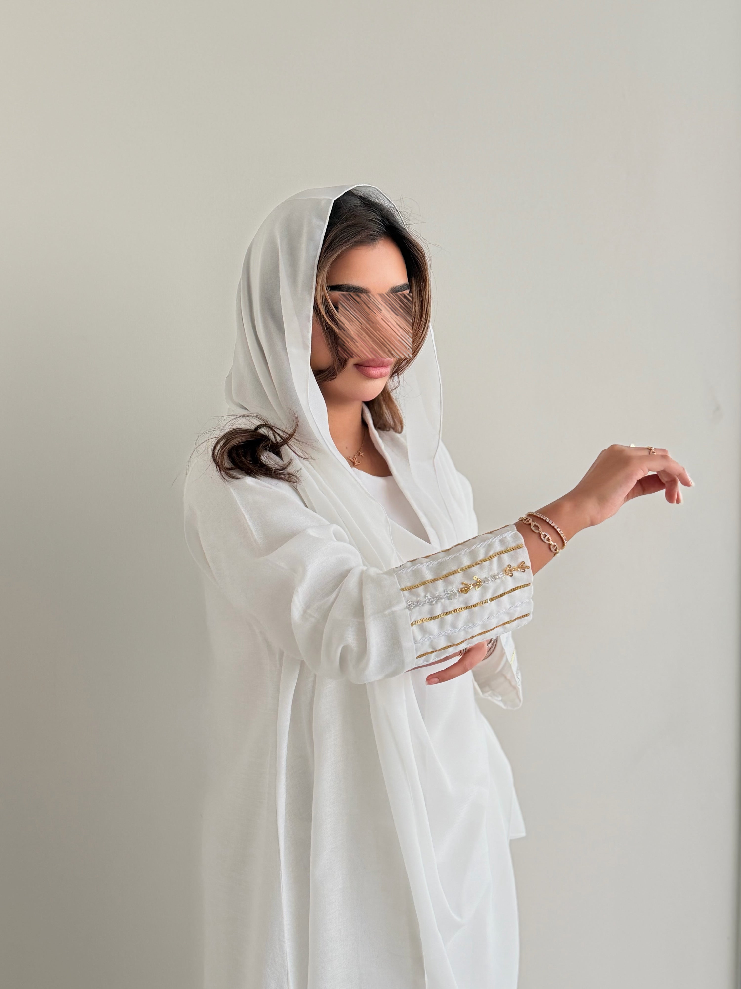 MW2110 -  عباية لنن انيقة بقصة نص كلوش عصرية - Aya