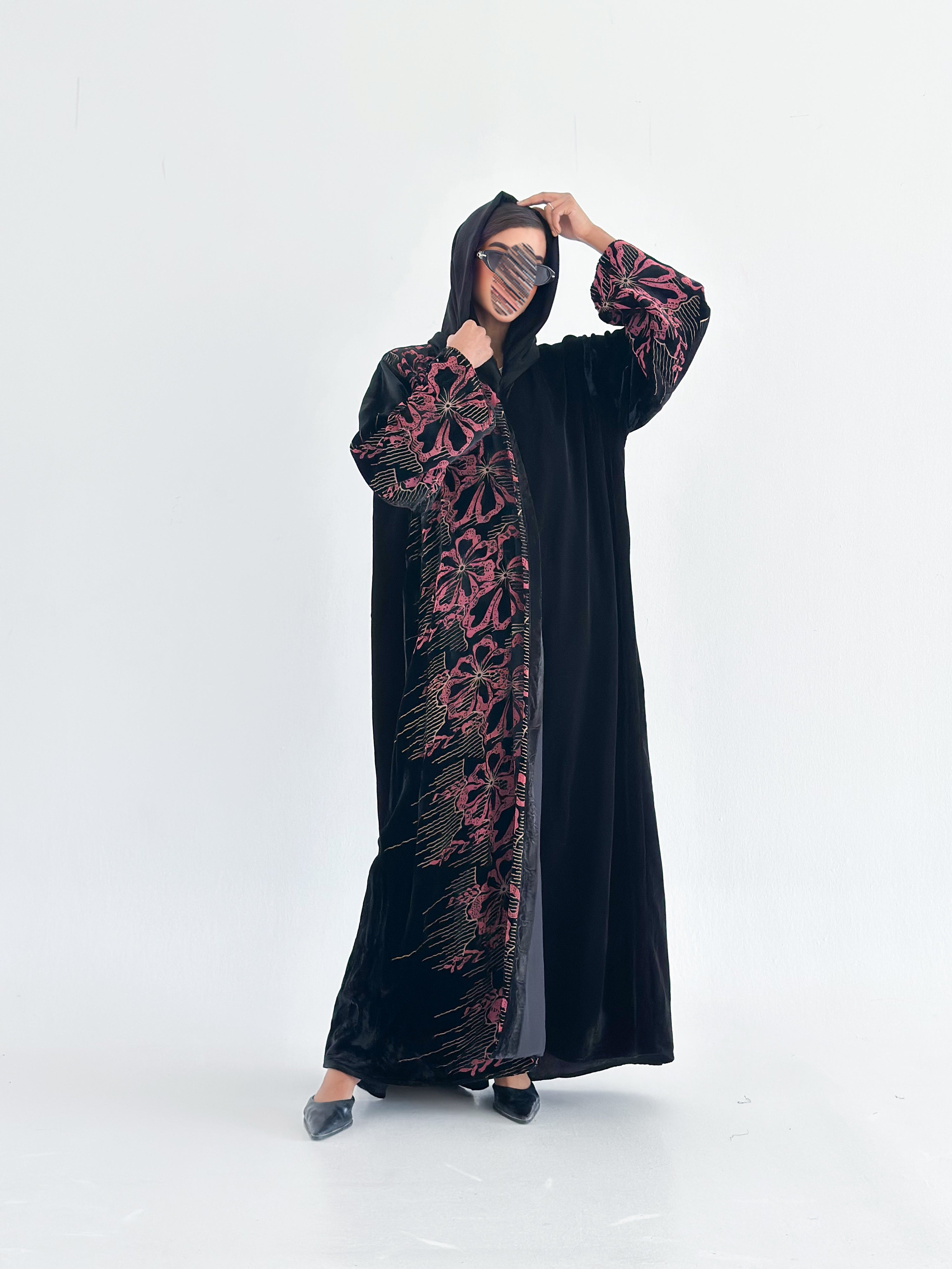 MWT554 - عباية مخمل مع شيفون طباعة - Aya