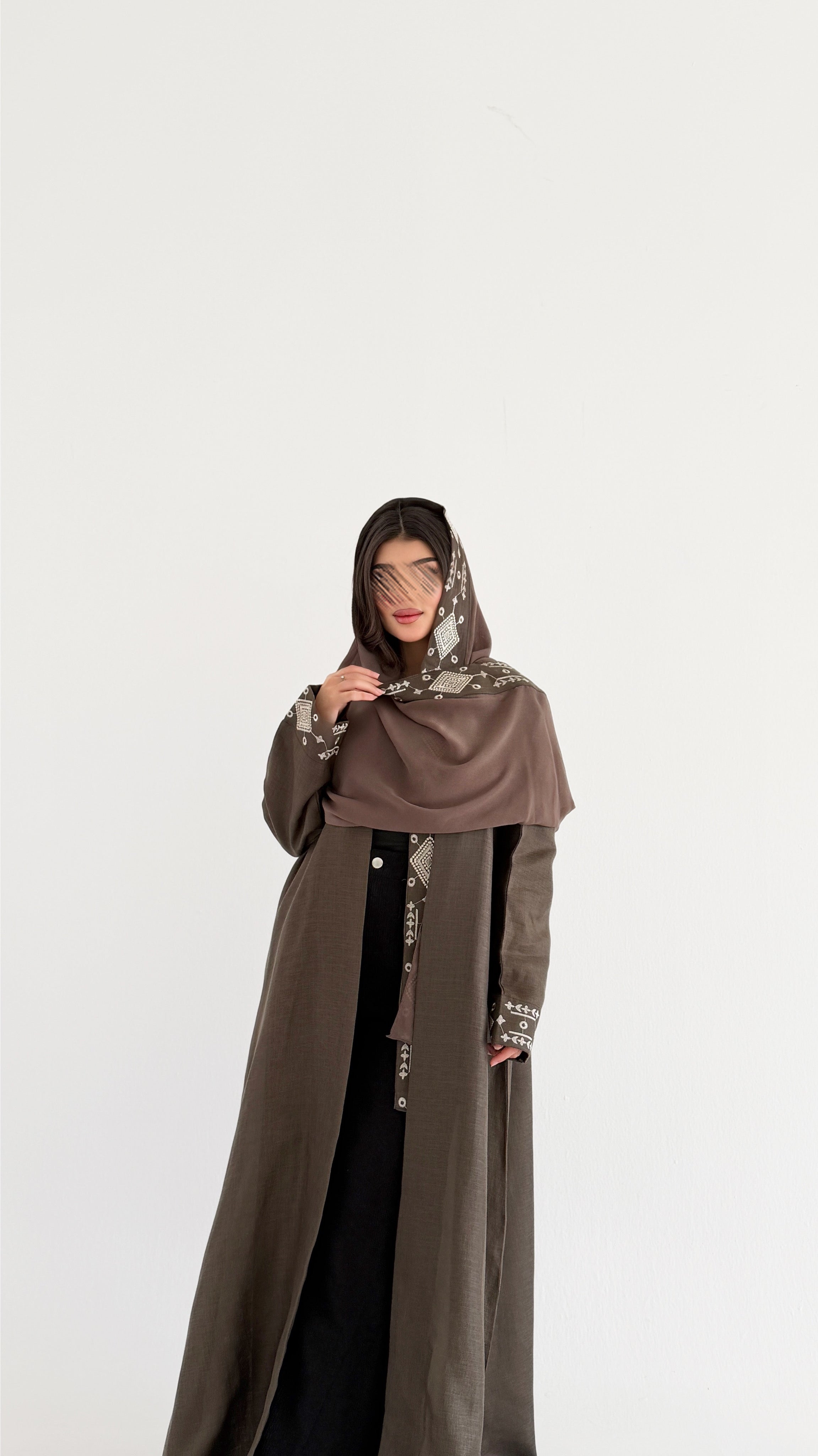 MWT1112 - عبايه لنن تطريز مع تدخيلة شانتون - Aya