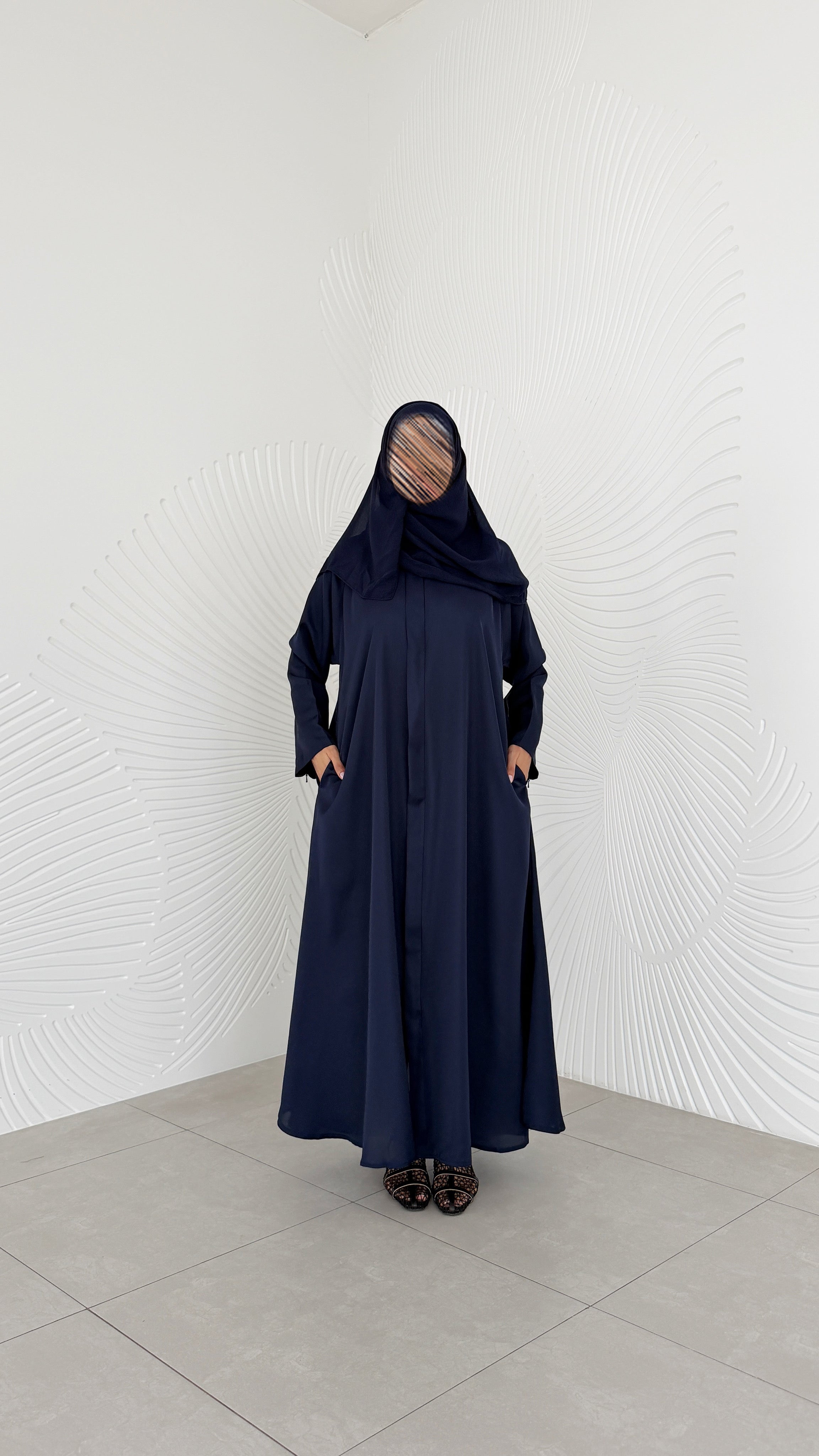 MWO004 -عباية نص كلوش بقفلة سحاب - Aya