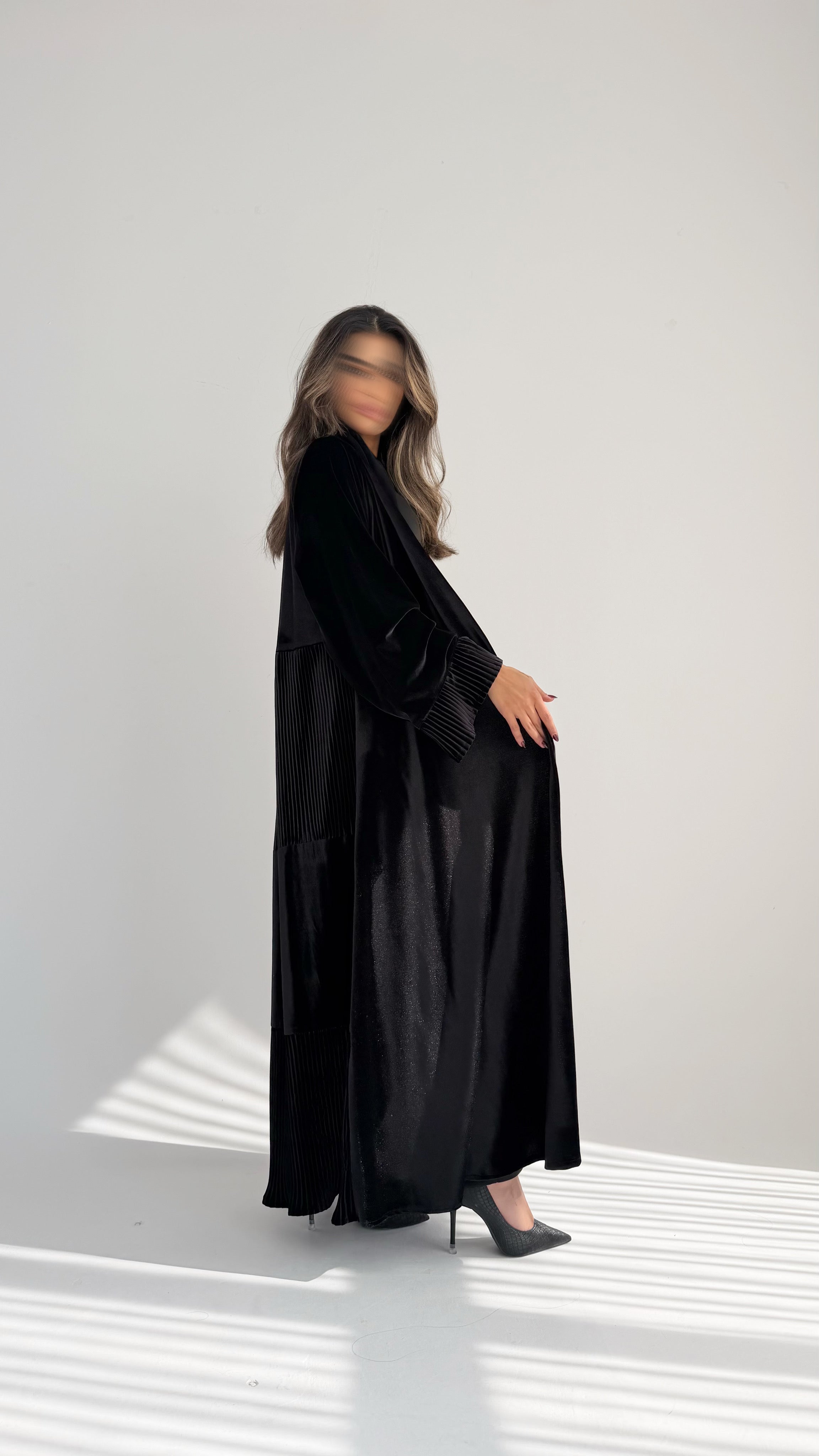 MWT878 - عباية مخمل بيليسية