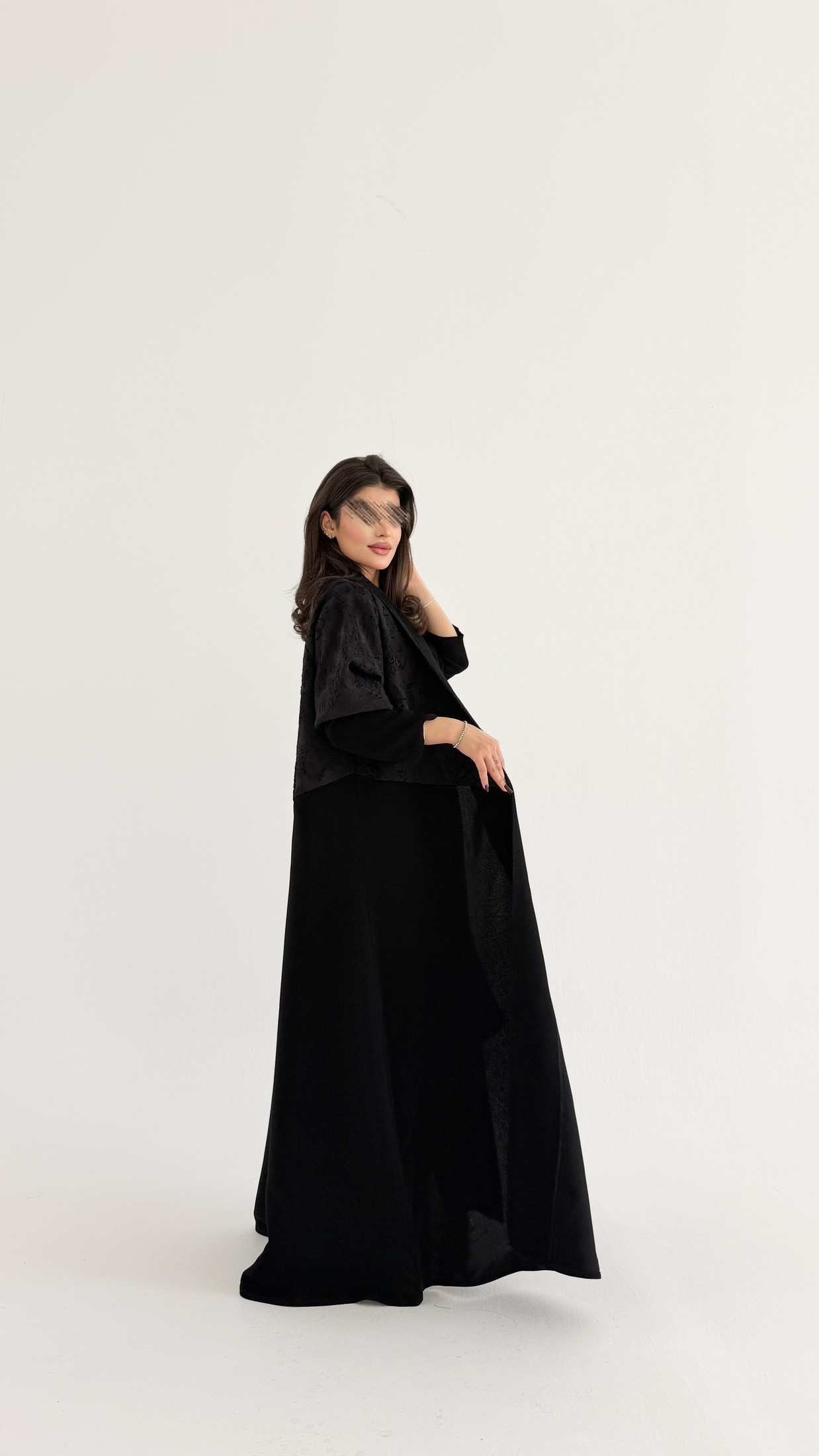 MWT1084 - عباية مع تدخيله مشجر |Abaya with floral inserts - Aya