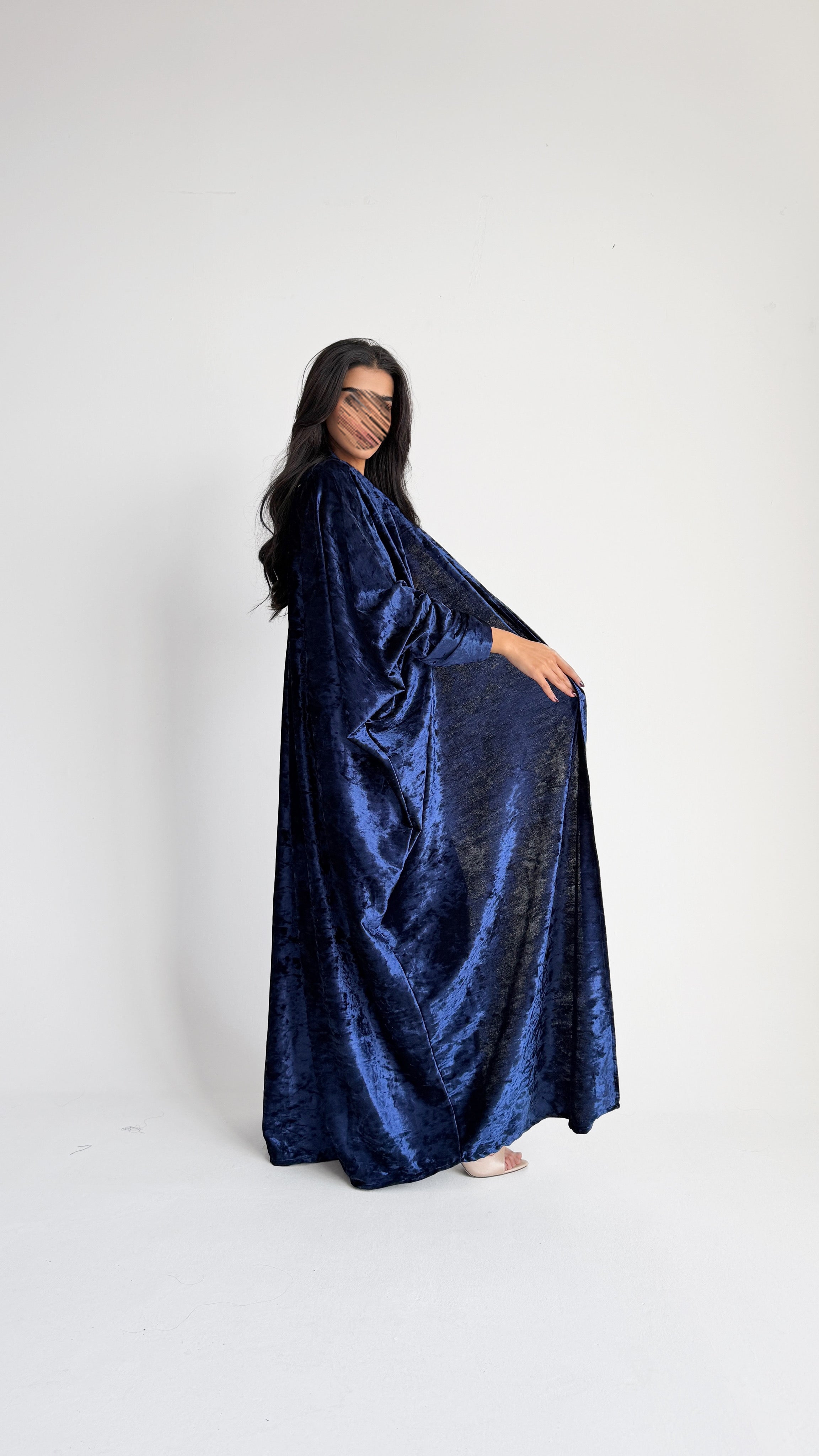 MW1828 - عباية مخمل - Aya