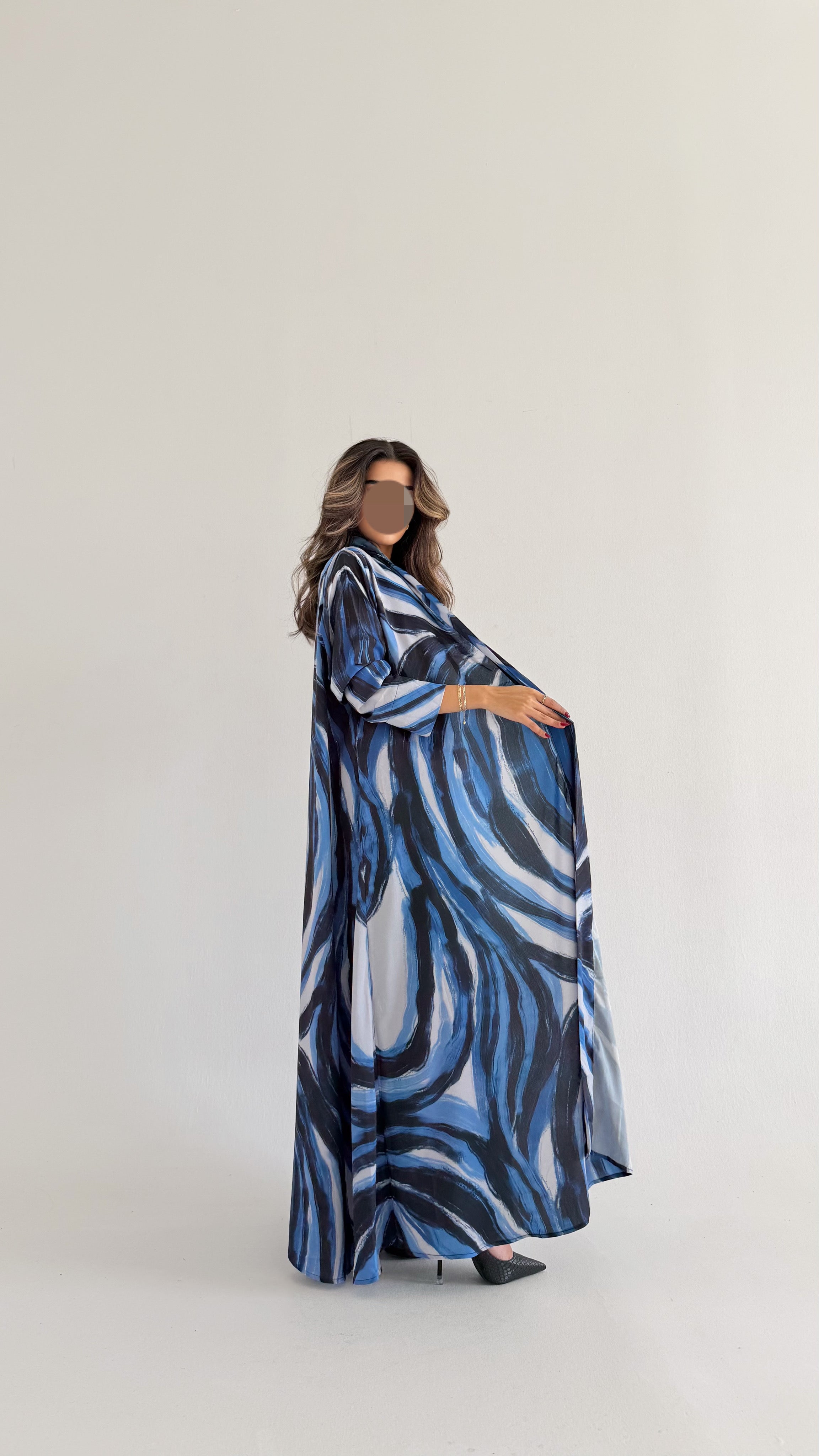 MW645 - Light Crepe Standing with Jacquard Half-Cloche