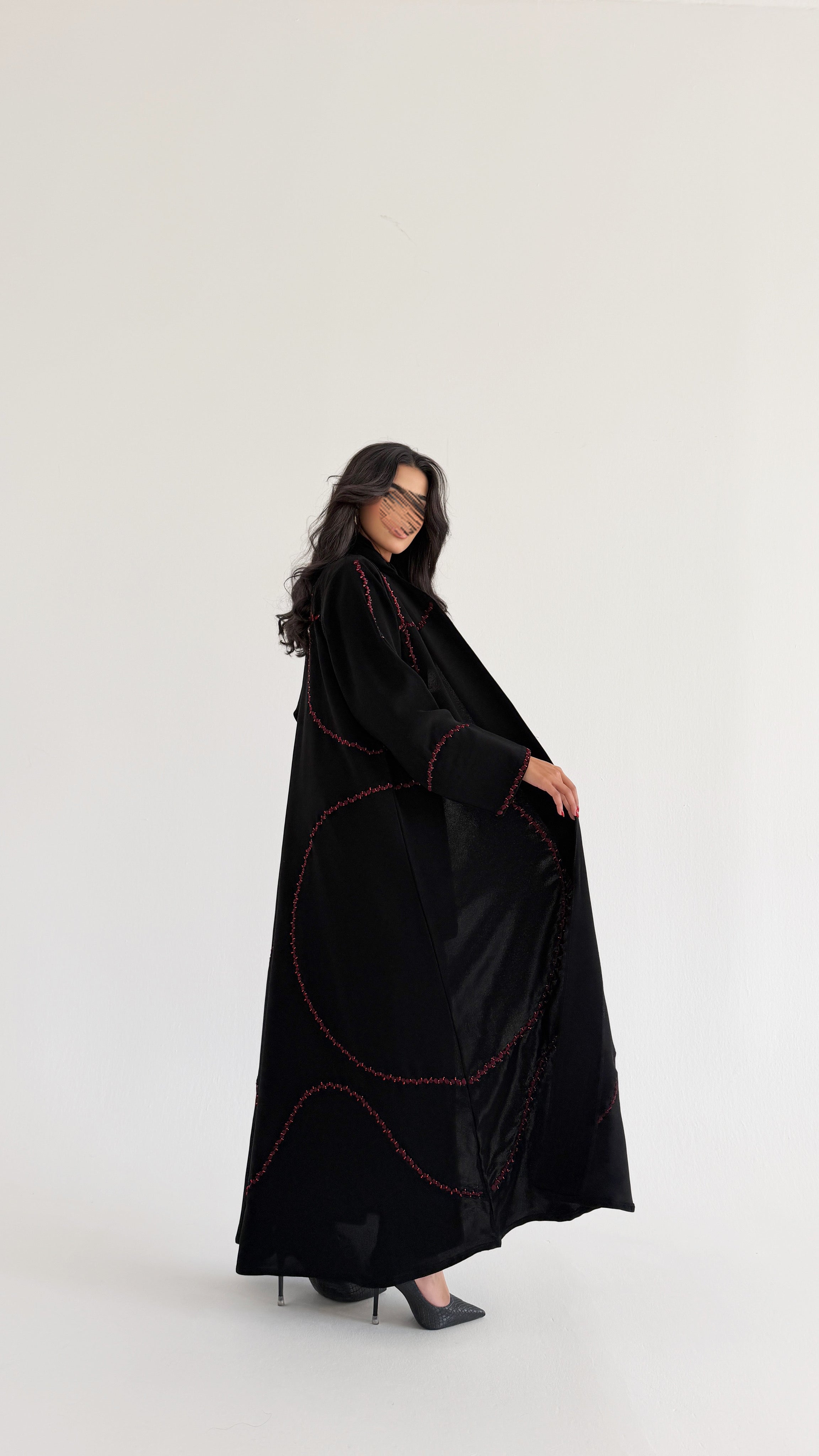 MW2046 - عبايه كريب مع اضافة تطريز شغل اليد - Aya