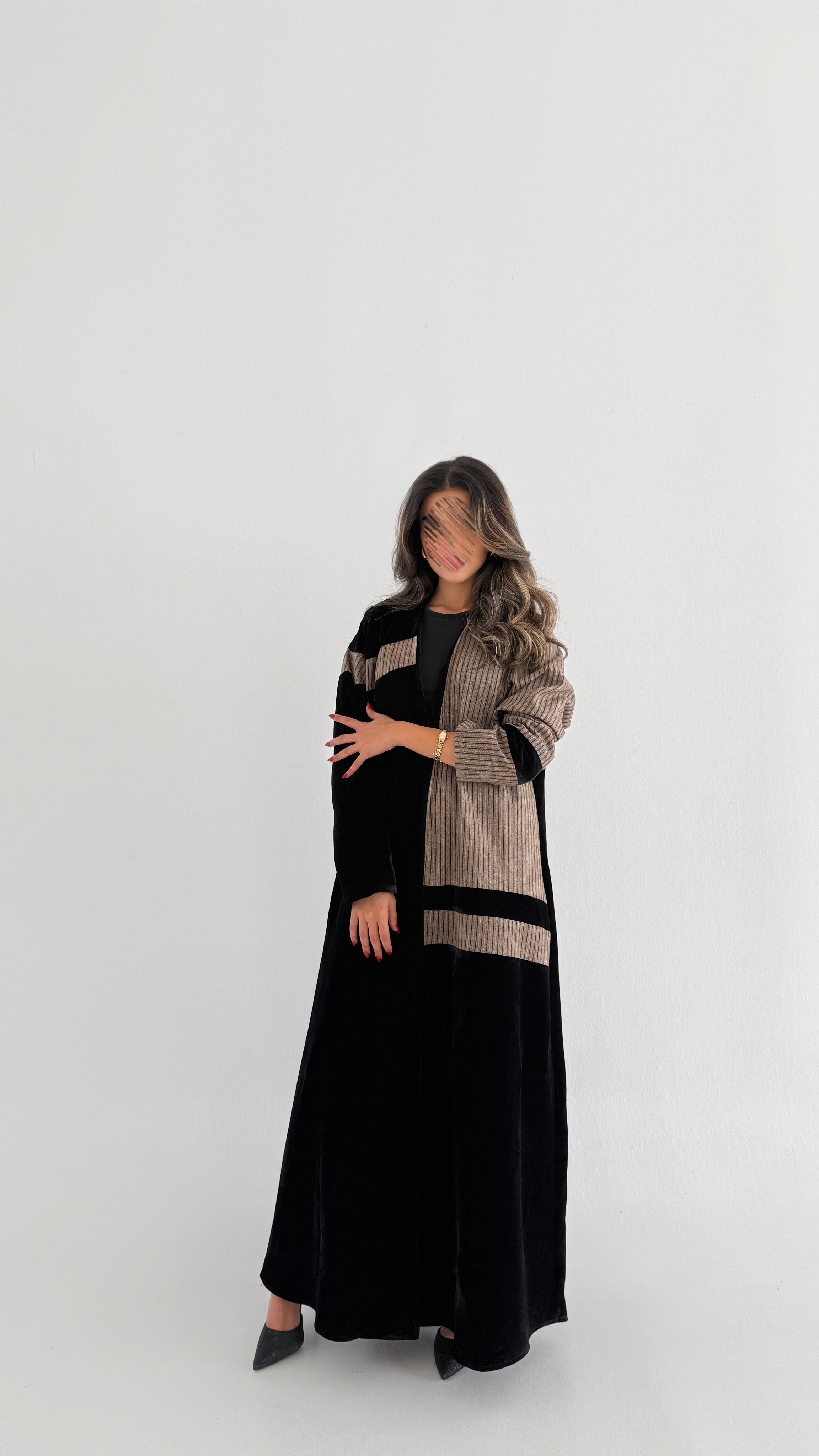 MW645 - Light Crepe Standing with Jacquard Half-Cloche