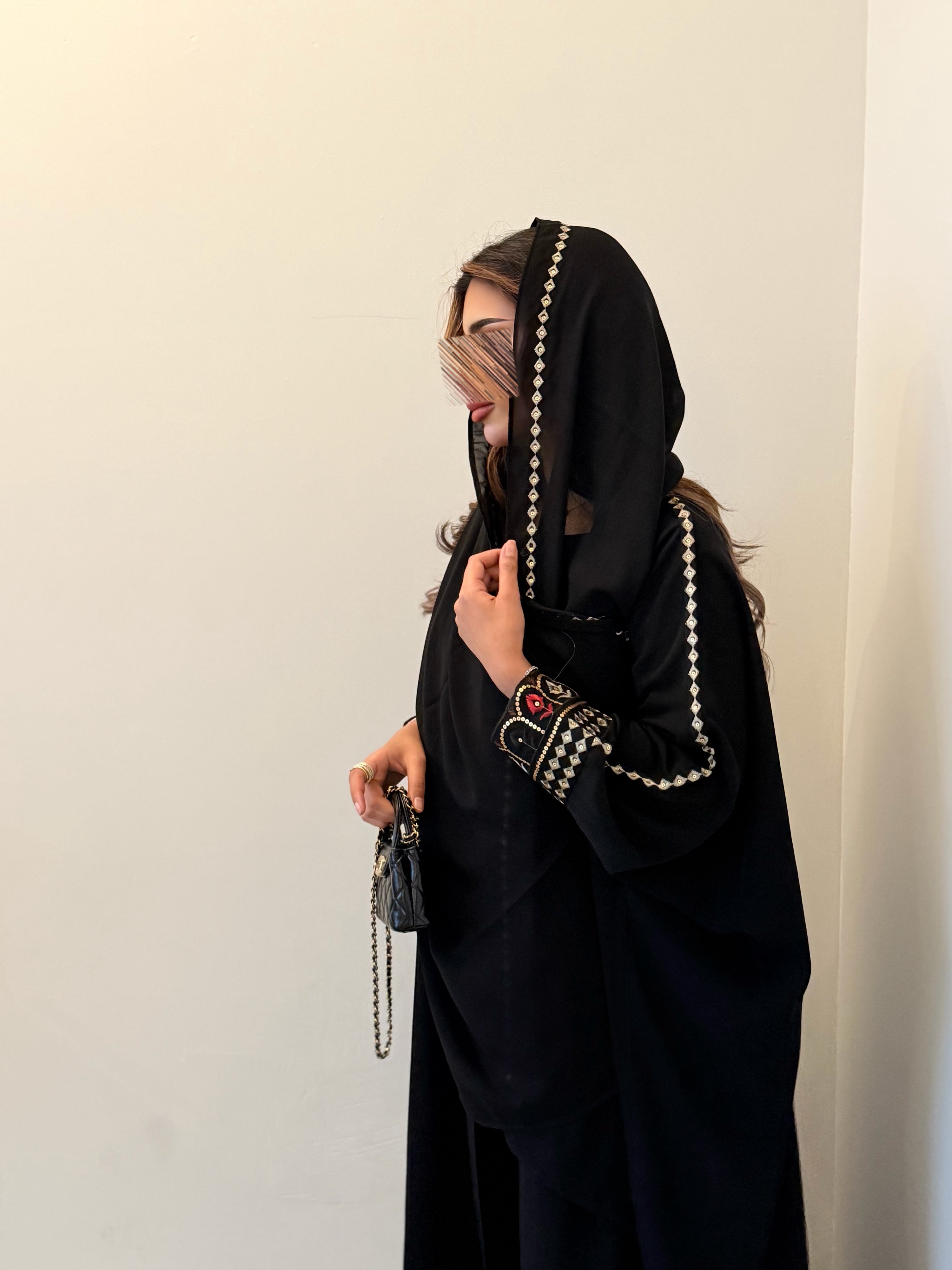 MWT5064 - قماش كريب اسود مطرز من الأكمام والطرحة قصة نص بشت - Aya