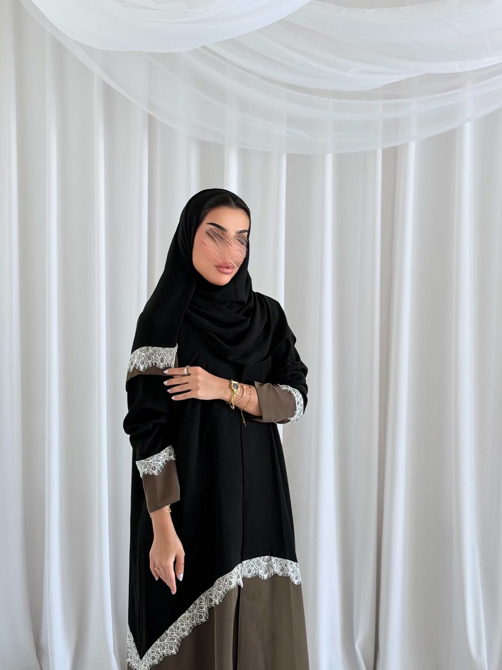 MWT5214 - عبايه كريب اسود مع دانتيل - Aya