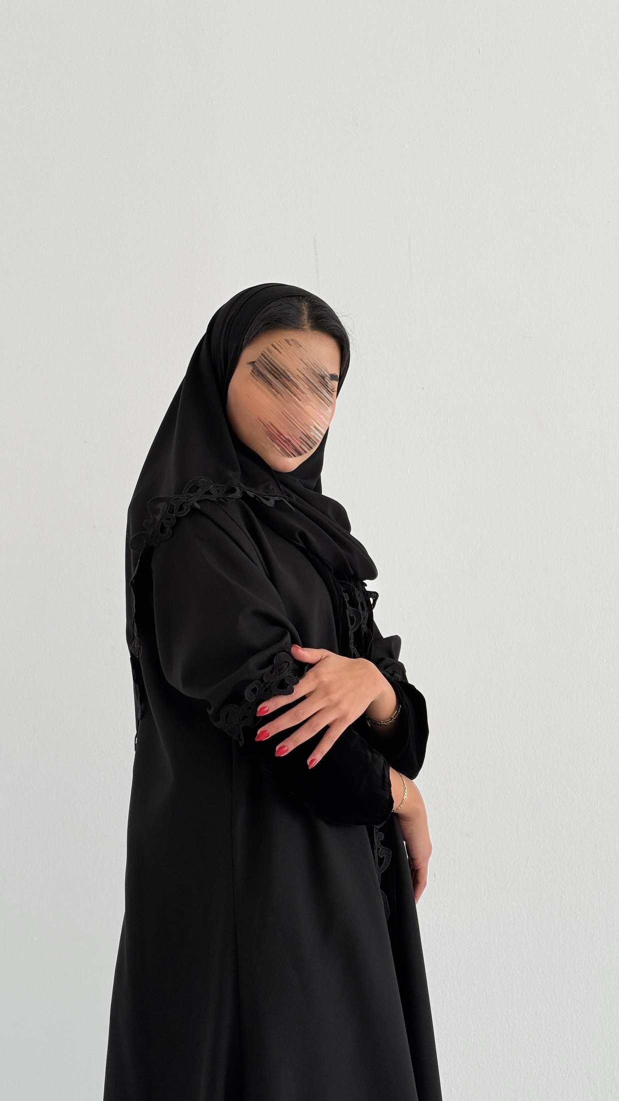 MW1838 - عباية مخمل اسود مع كتان واضافة كلفة - Aya
