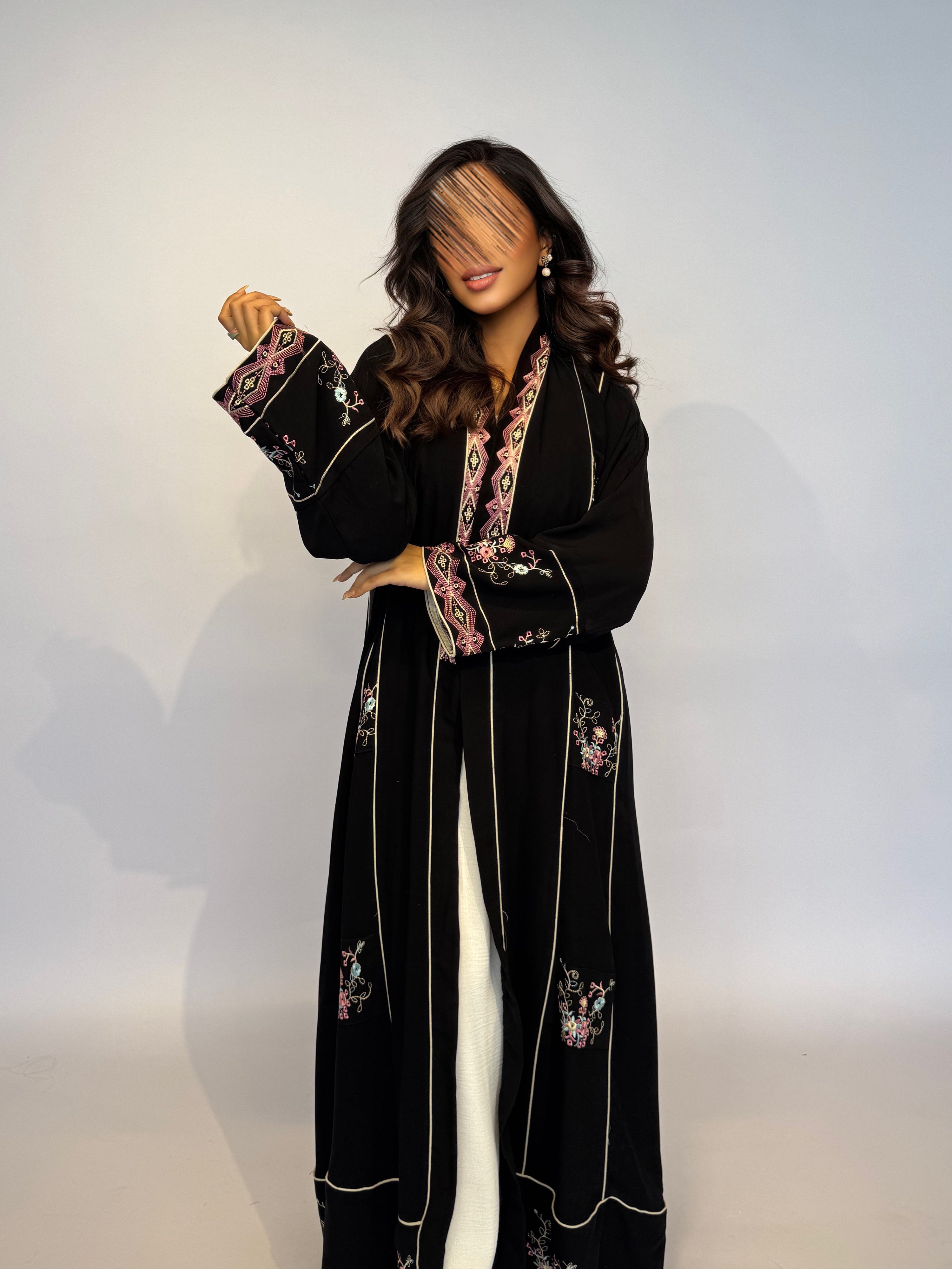 MW645 - Light Crepe Standing with Jacquard Half-Cloche
