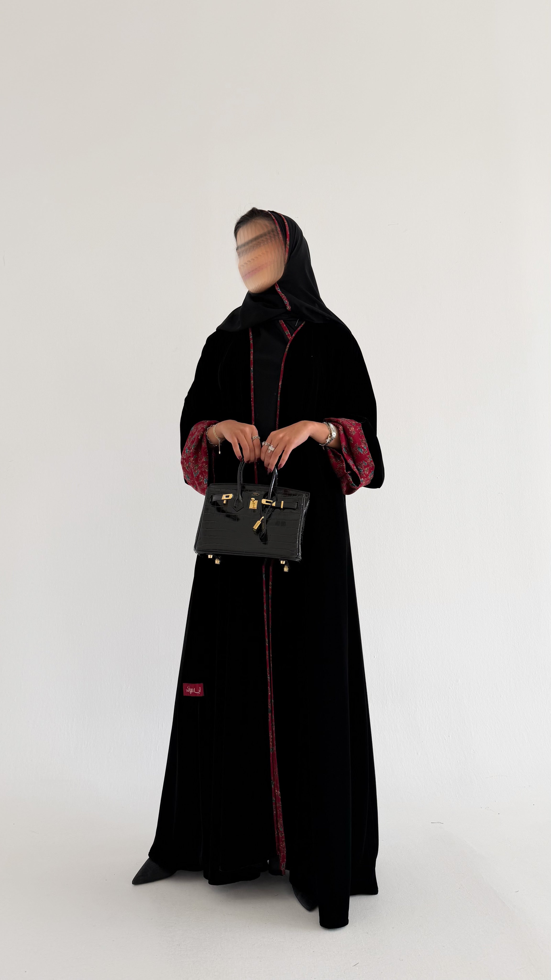 MWT705 - عباية مخمل مع تدخيلة كشميري أحمر  | Velvet abaya with Red Kashmiri - Aya