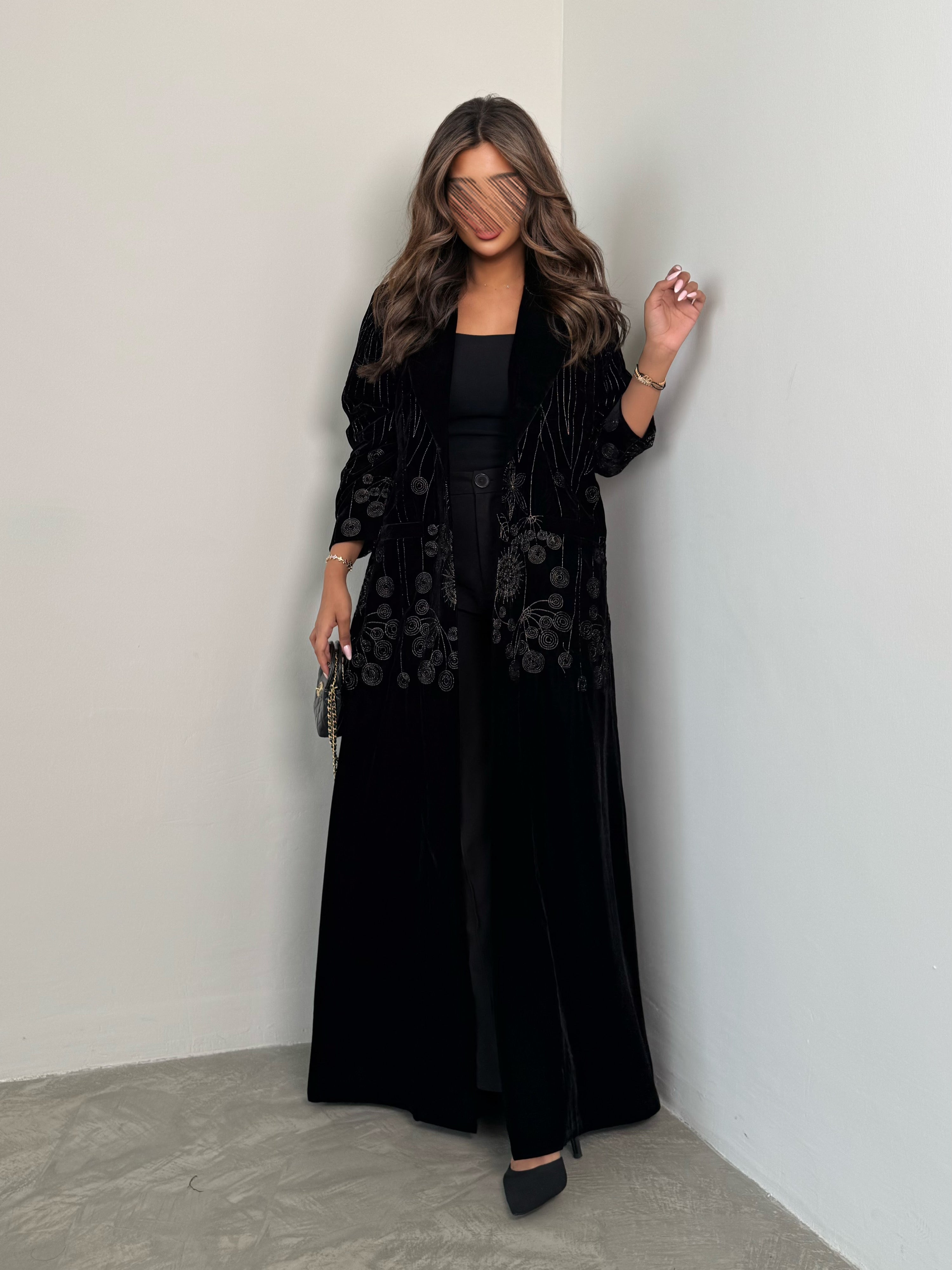 MWT556 - عباية مخمل تطريز - Aya