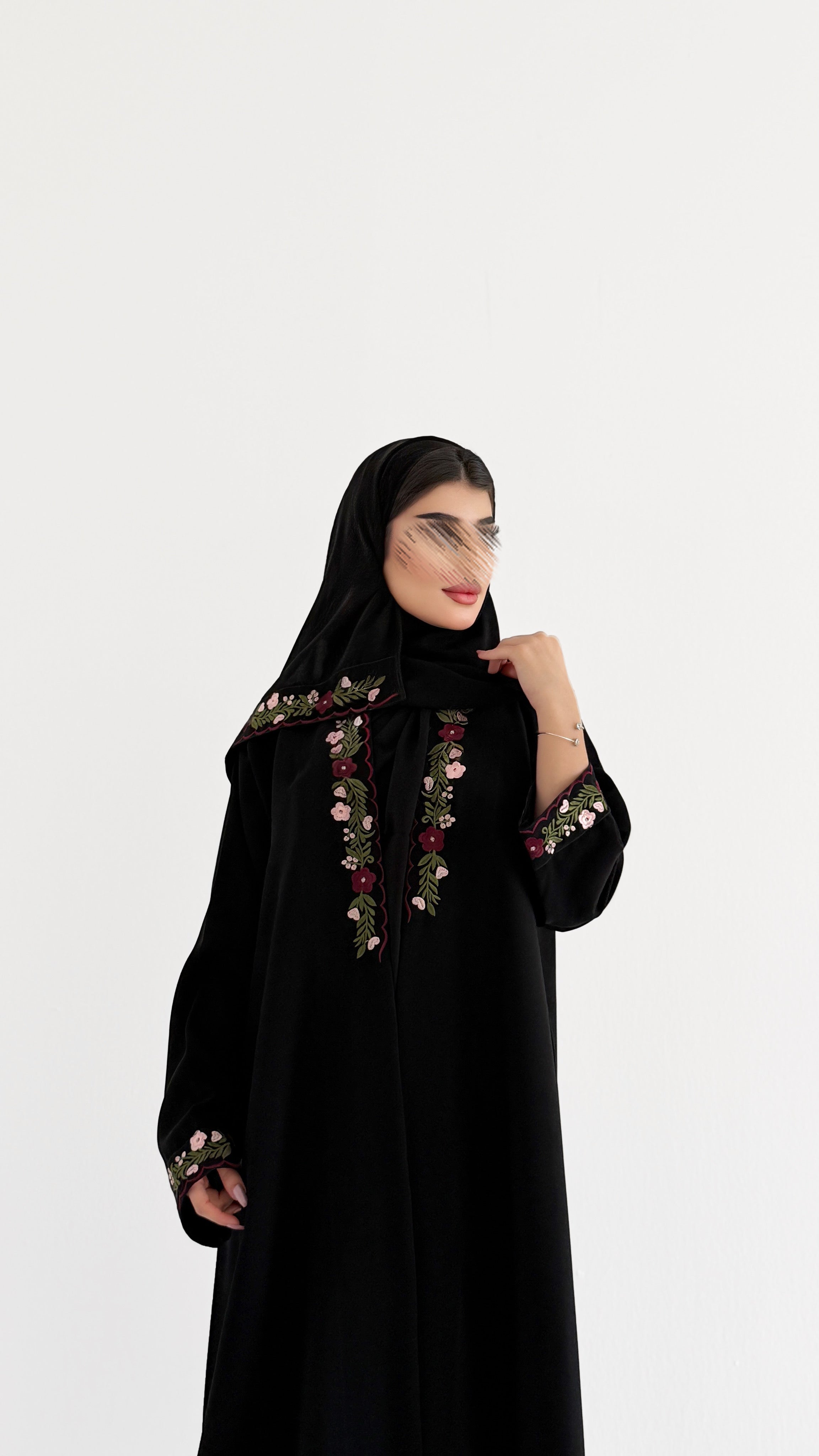 MW2099 - عبايه كريب مع اضافة تطريز انيقة - Aya