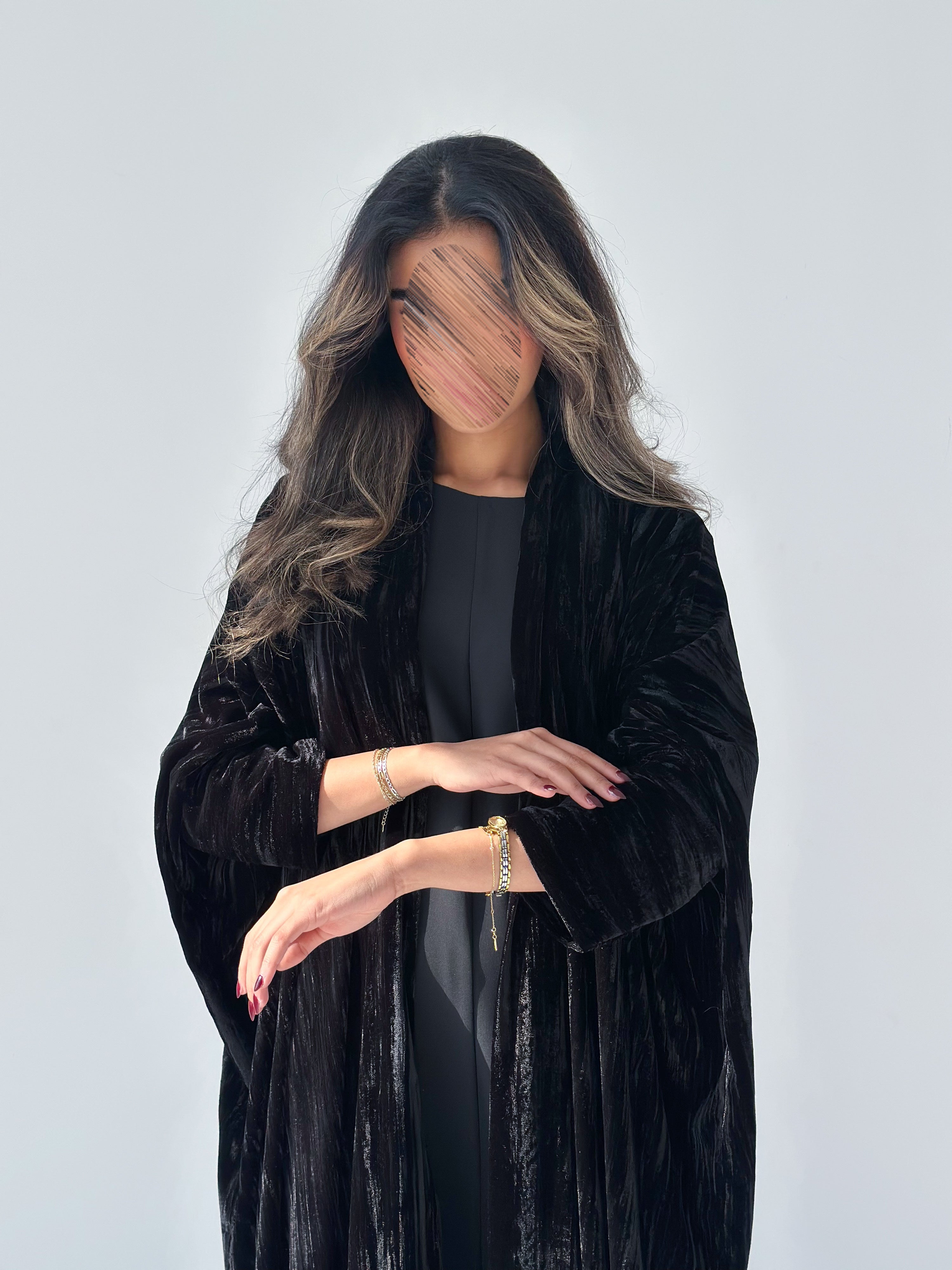 MW1886 - عباية مخمل مع فستان كريب