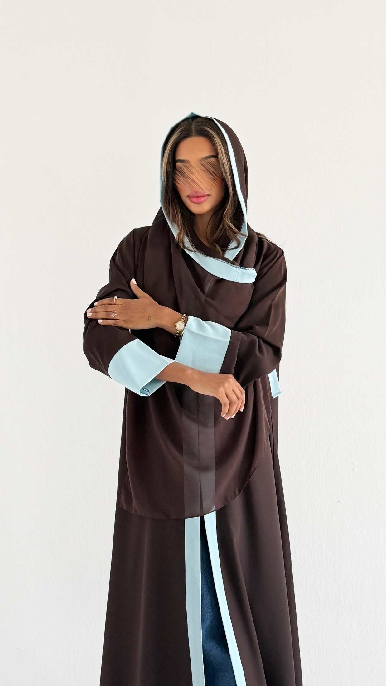 MWT1535 عباية بتدخلية سماوي فاتح