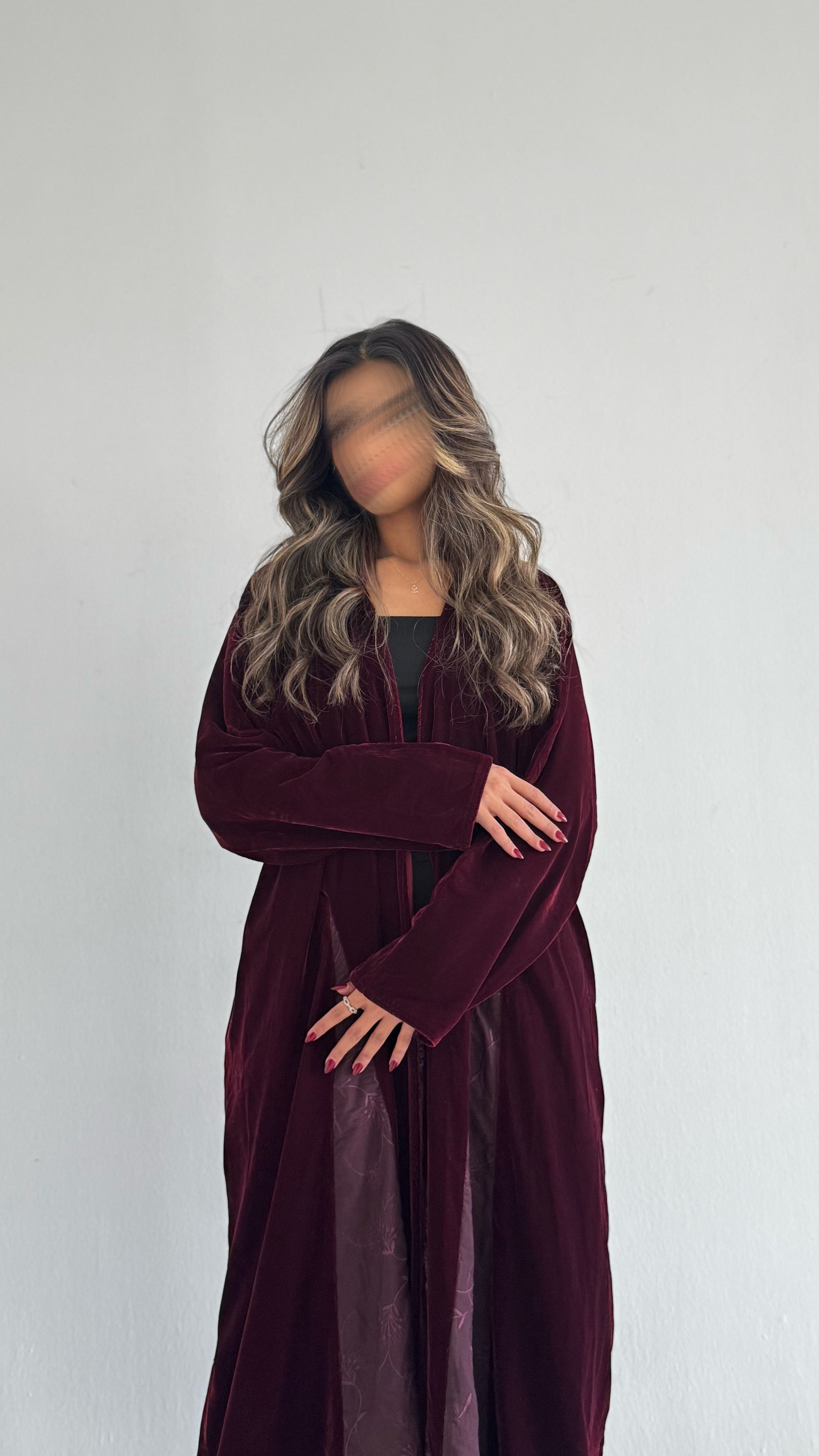 MWT532 - عباية عنابي مع تدخيلة دانتيل - Aya