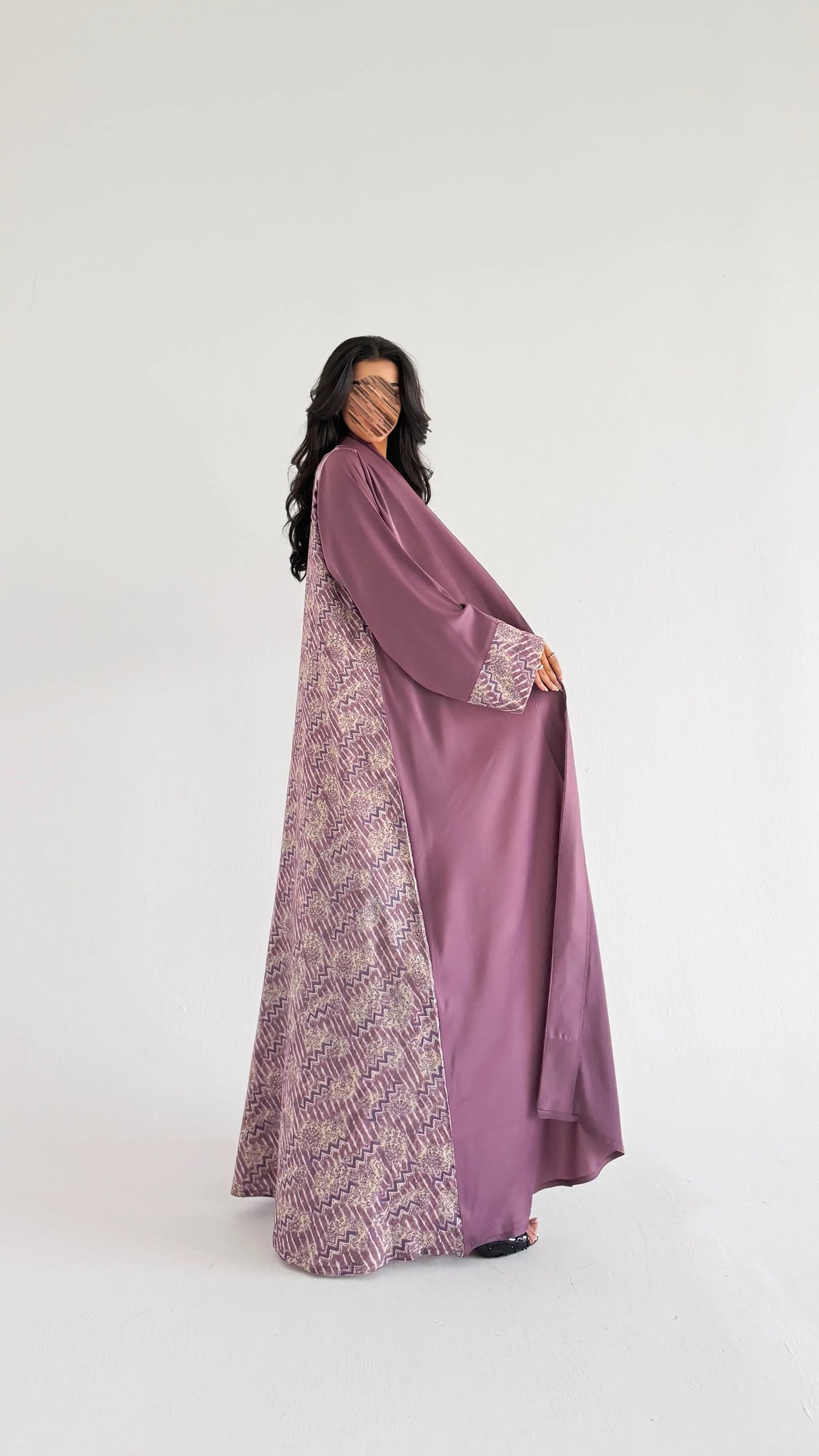 MWT1283 - عباية بتدخيلة مطبوعة بالأكمام والخلف | Printed Insert Abaya - Aya
