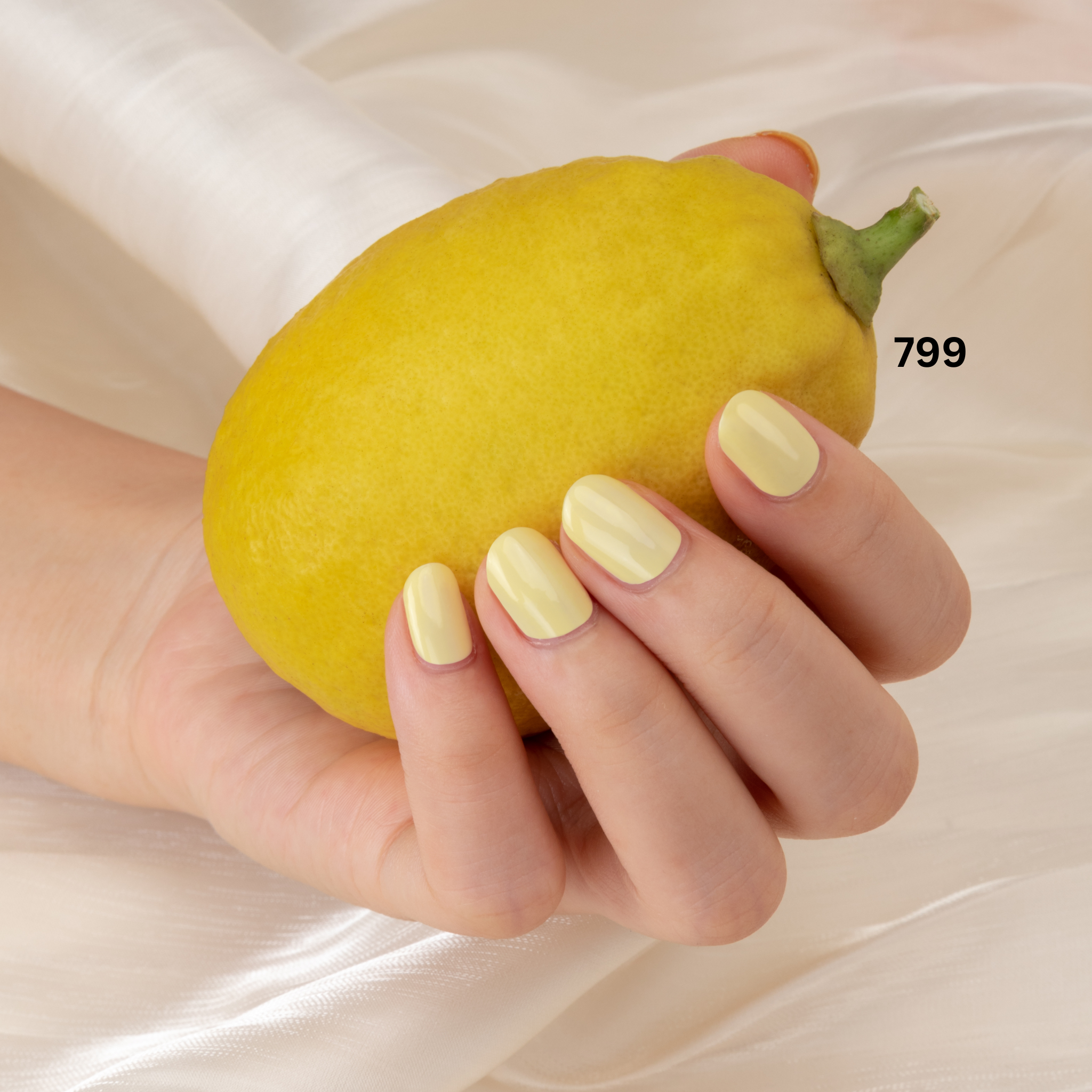 MWM52 - بلوفير طلاء اظافر أصفر باستيل 799 - Aya