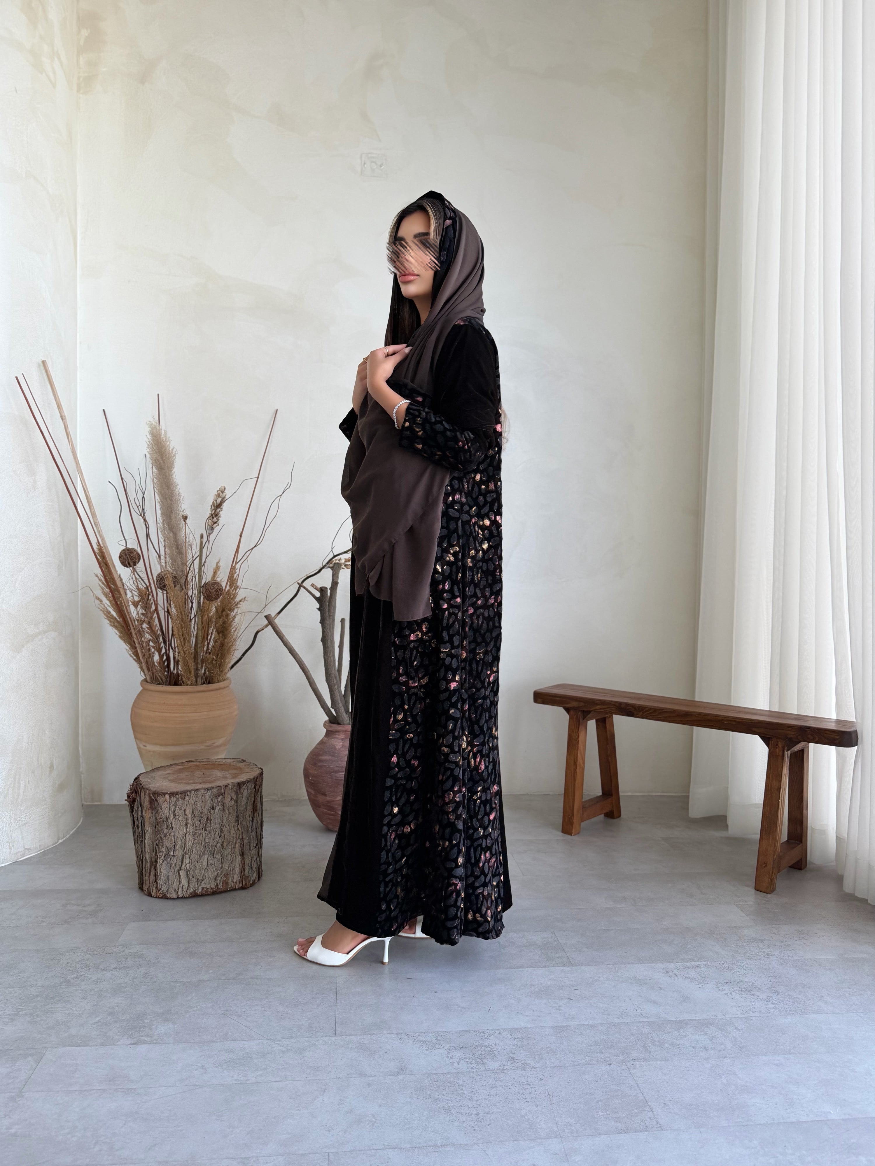 MWT5001 - عباية بني سادة مع مخمل زيتي طباعة - Aya