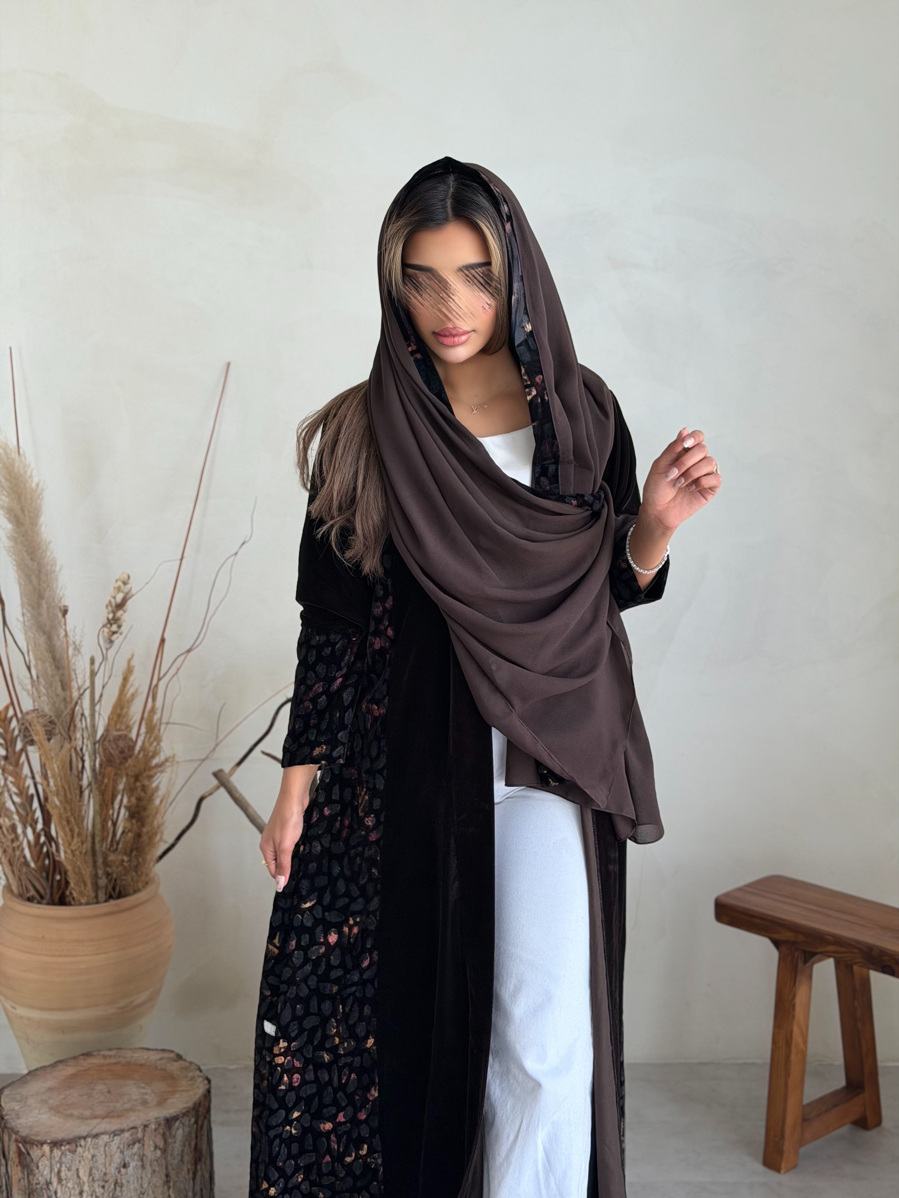 MWT5001 - عباية بني سادة مع مخمل زيتي طباعة - Aya